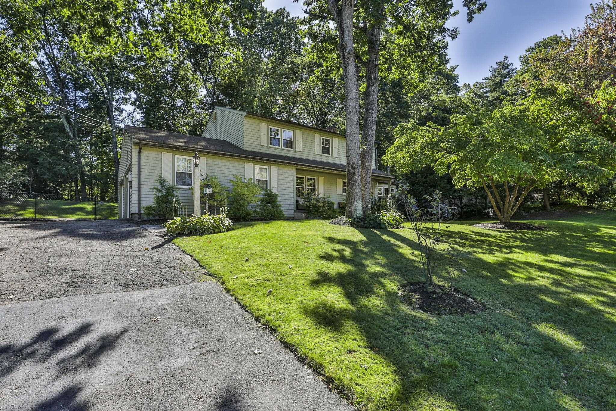 Photo 3 of Single family home for sale at 14 Birch Hl Dr, Nashua, NH 03063 | MLS# 5111597 | Listing updated on 2026-09-26