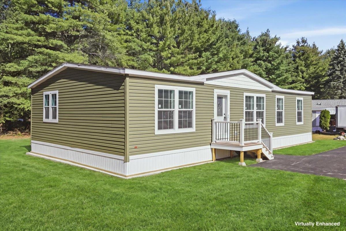 Photo 3 of Manufactured home for sale at 4 Bahl St, Nashua, NH 03063 | MLS# 5111619 | Listing updated on 2026-09-26