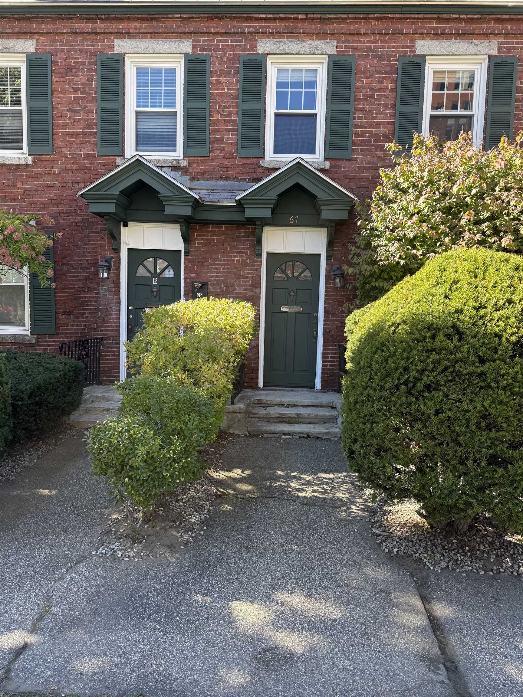 Photo 2 of Townhouse for sale at 67 Middle St #2b, Manchester, NH 03101 | MLS# 5111621 | Listing updated on 2026-09-26