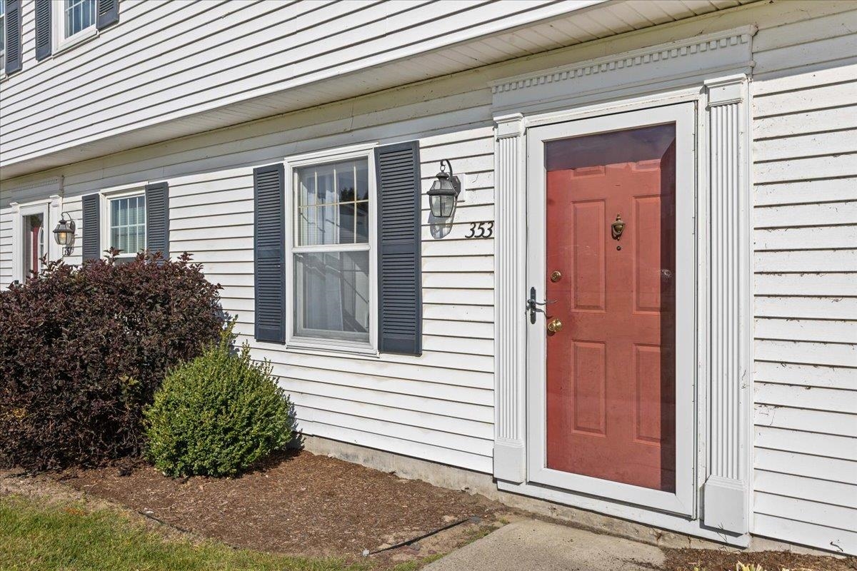 Photo 4 of Townhouse for sale at 353 Northview Ct, Williston, VT 05495 | MLS# 5111654 | Listing updated on 2026-10-06