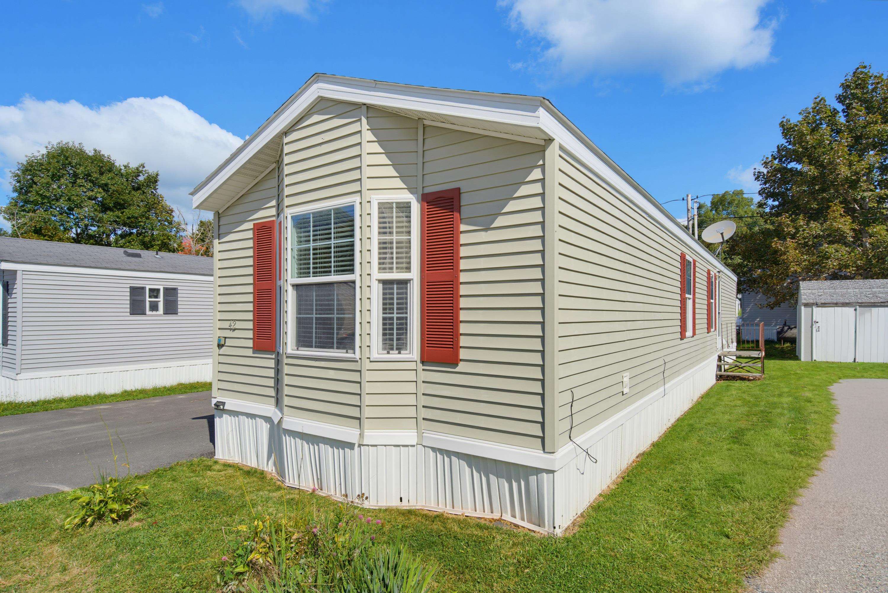 42 Columbia Drive, Newmarket, NH photo 2