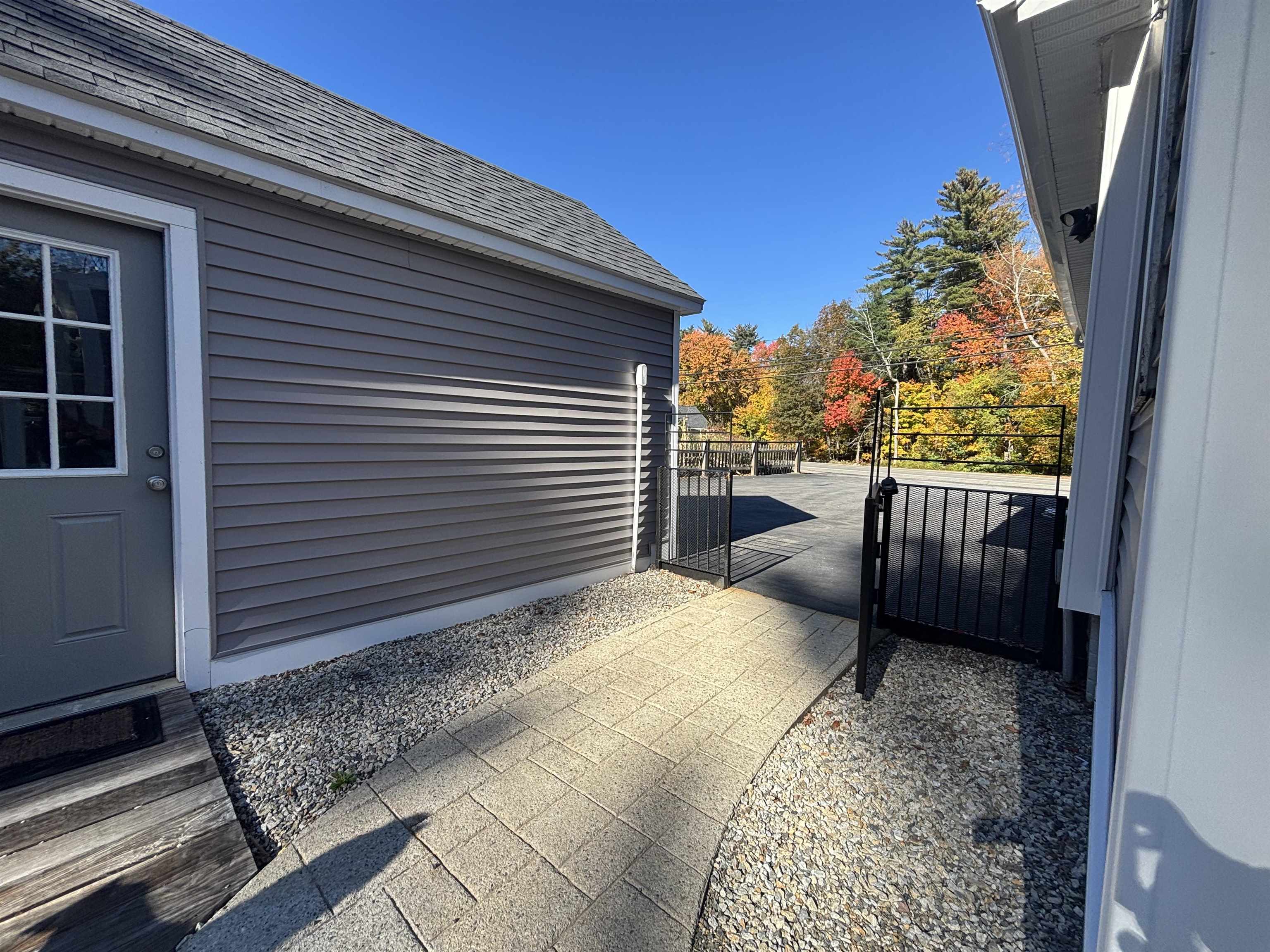 Photo 2 of Single family home for sale at 158 E Main St, East Hampstead, NH 03826 | MLS# 5111723 | Listing updated on 2026-10-18