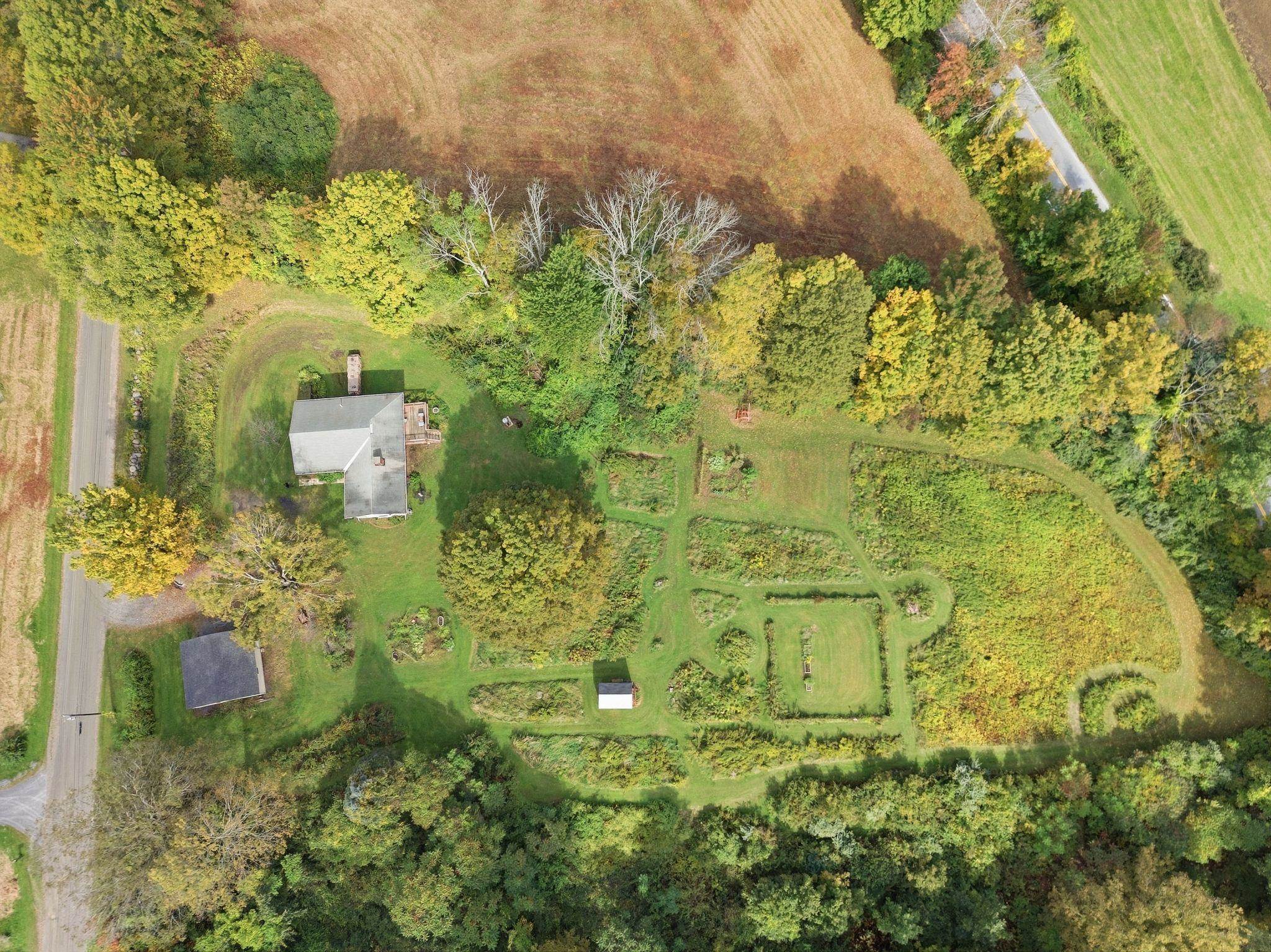 Photo 4 of Single family home for sale at 289 Putnam Rd, Springfield, VT 05156 | MLS# 5111728 | Listing updated on 2026-10-07
