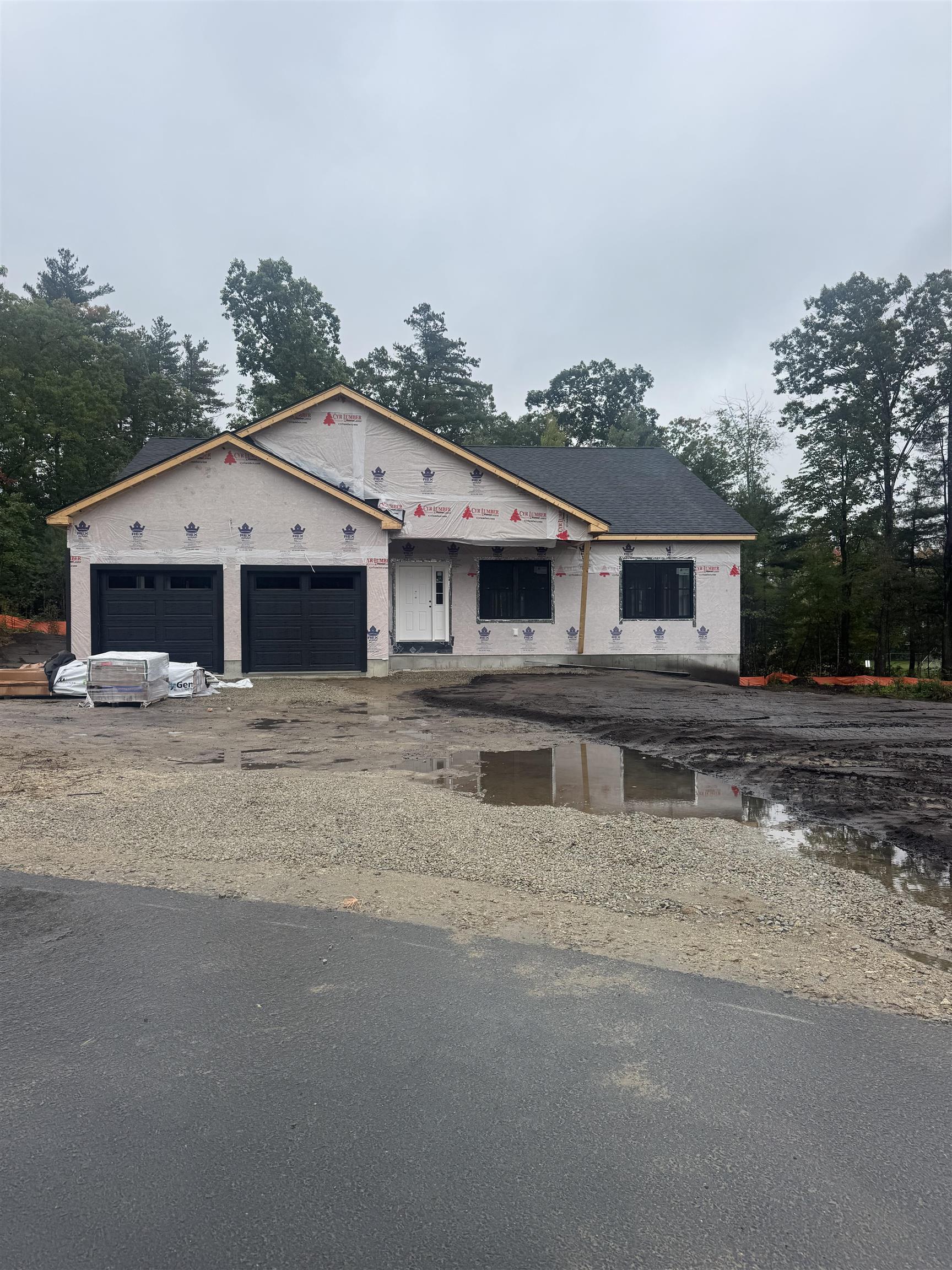 Photo 3 of Single family home for sale at 33 Taybre St, Hudson, NH 03051 | MLS# 5111780 | Listing updated on 2026-10-07