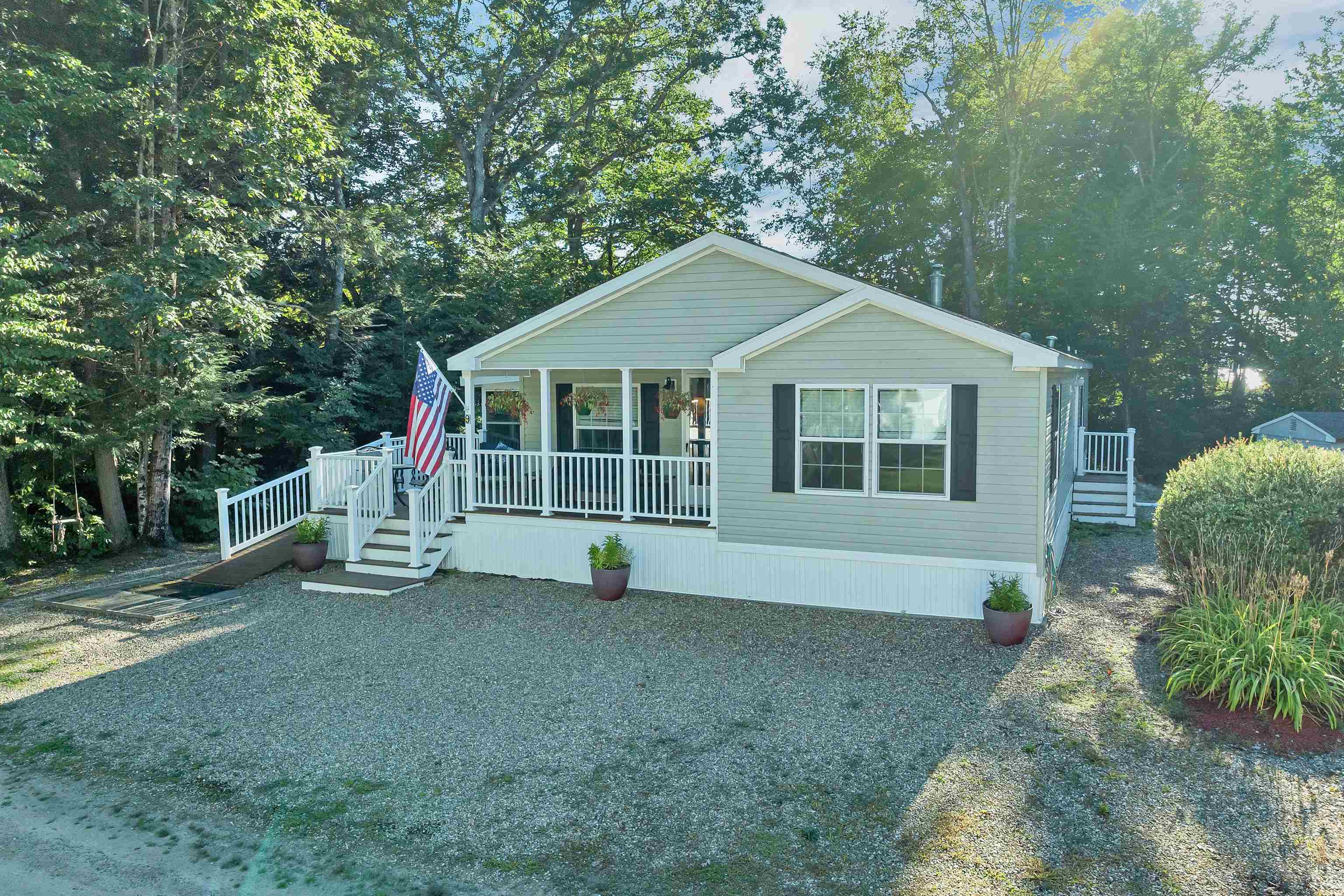 Photo 2 of Sale Pending at 9 Barvel Whang Rd, Tuftonboro, NH 03816 | MLS# 5111798 | Listing updated on 2026-10-03