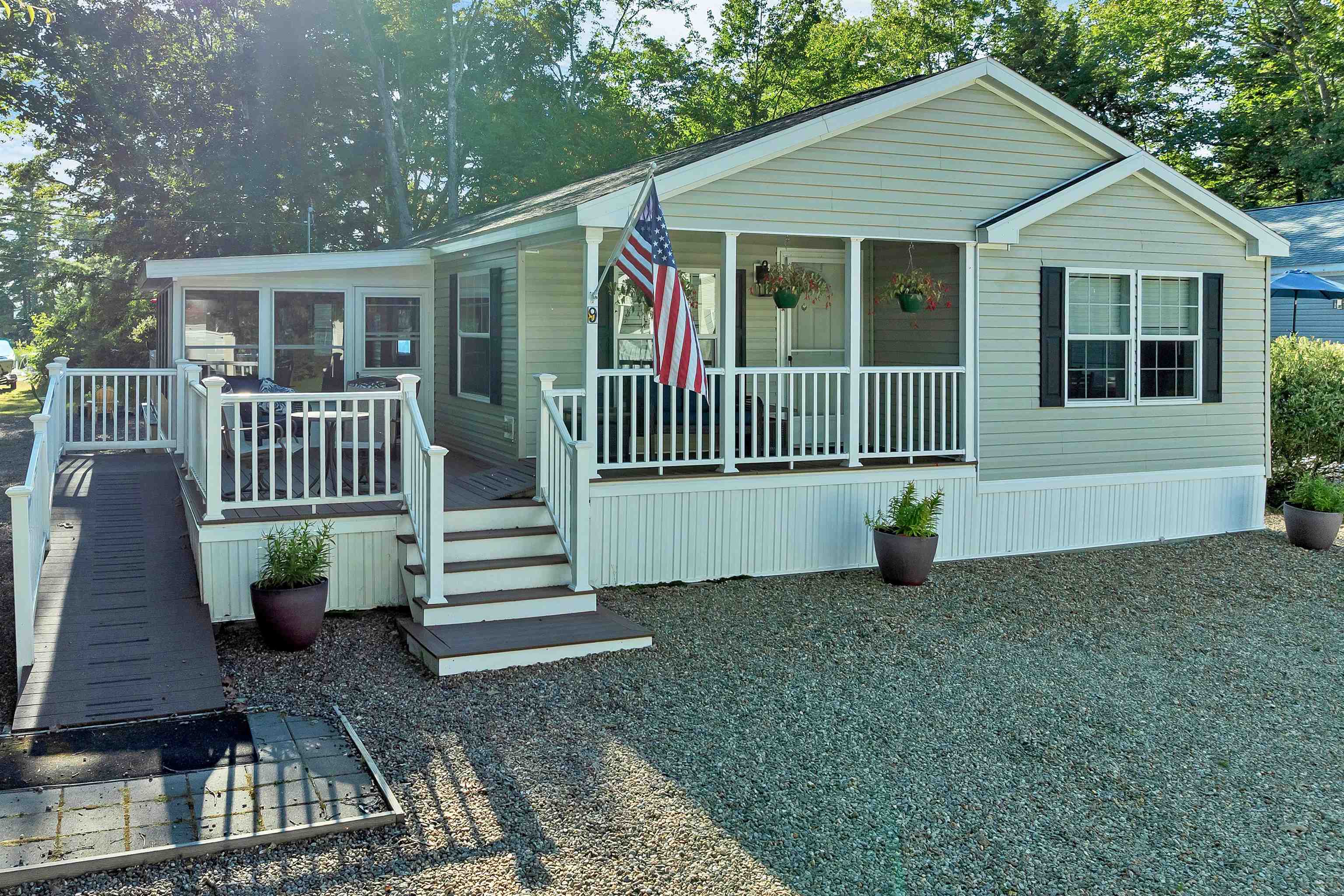 Photo 3 of Sale Pending at 9 Barvel Whang Rd, Tuftonboro, NH 03816 | MLS# 5111798 | Listing updated on 2026-10-03