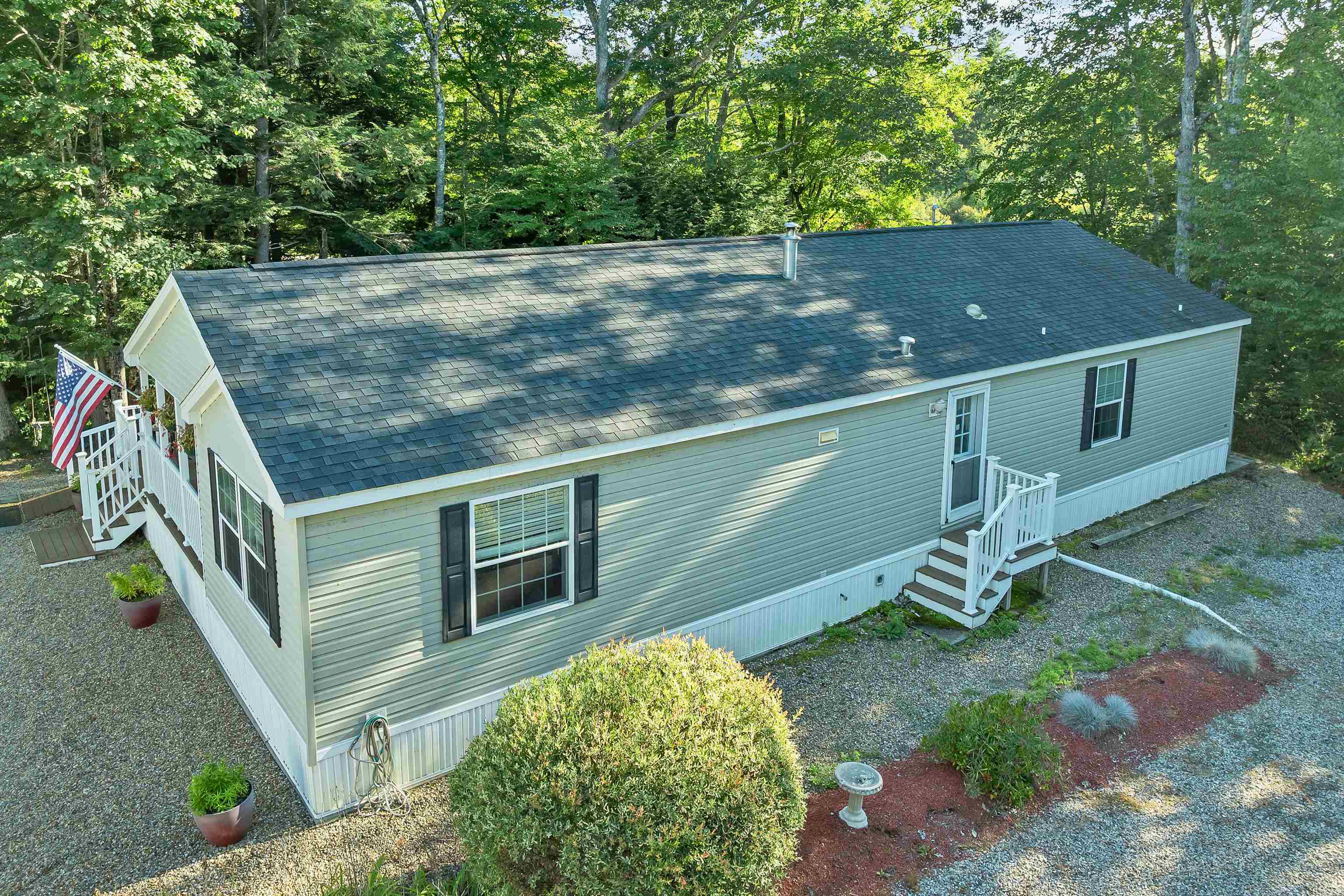 Photo 3 of Sale Pending at 9 Barvel Whang Rd, Tuftonboro, NH 03816 | MLS# 5111798 | Listing updated on 2026-10-03