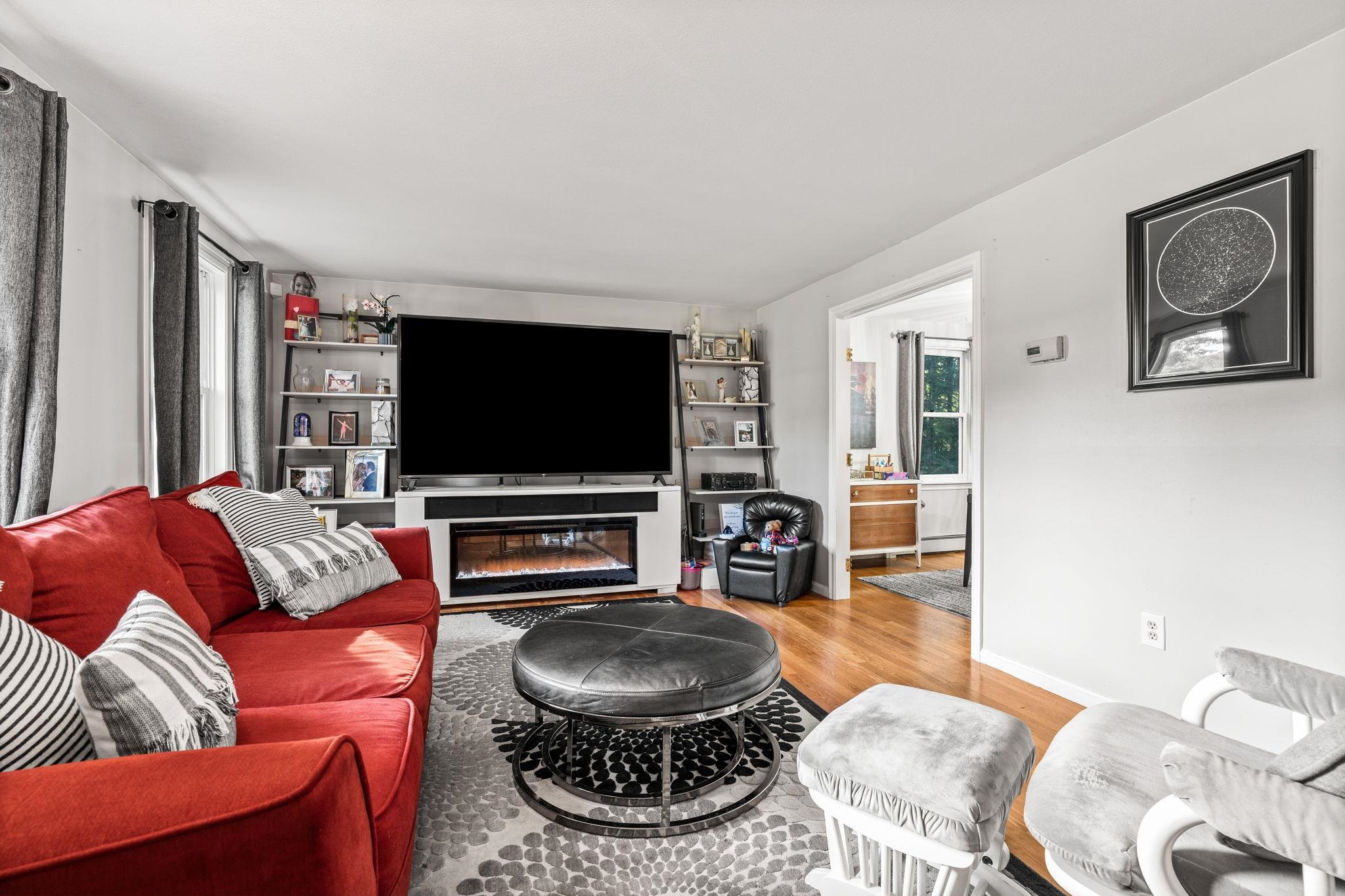 Photo 3 of Single family home for sale at 26 Holts Point Rd, Hampstead, NH 03841 | MLS# 5111817 | Listing updated on 2026-10-06