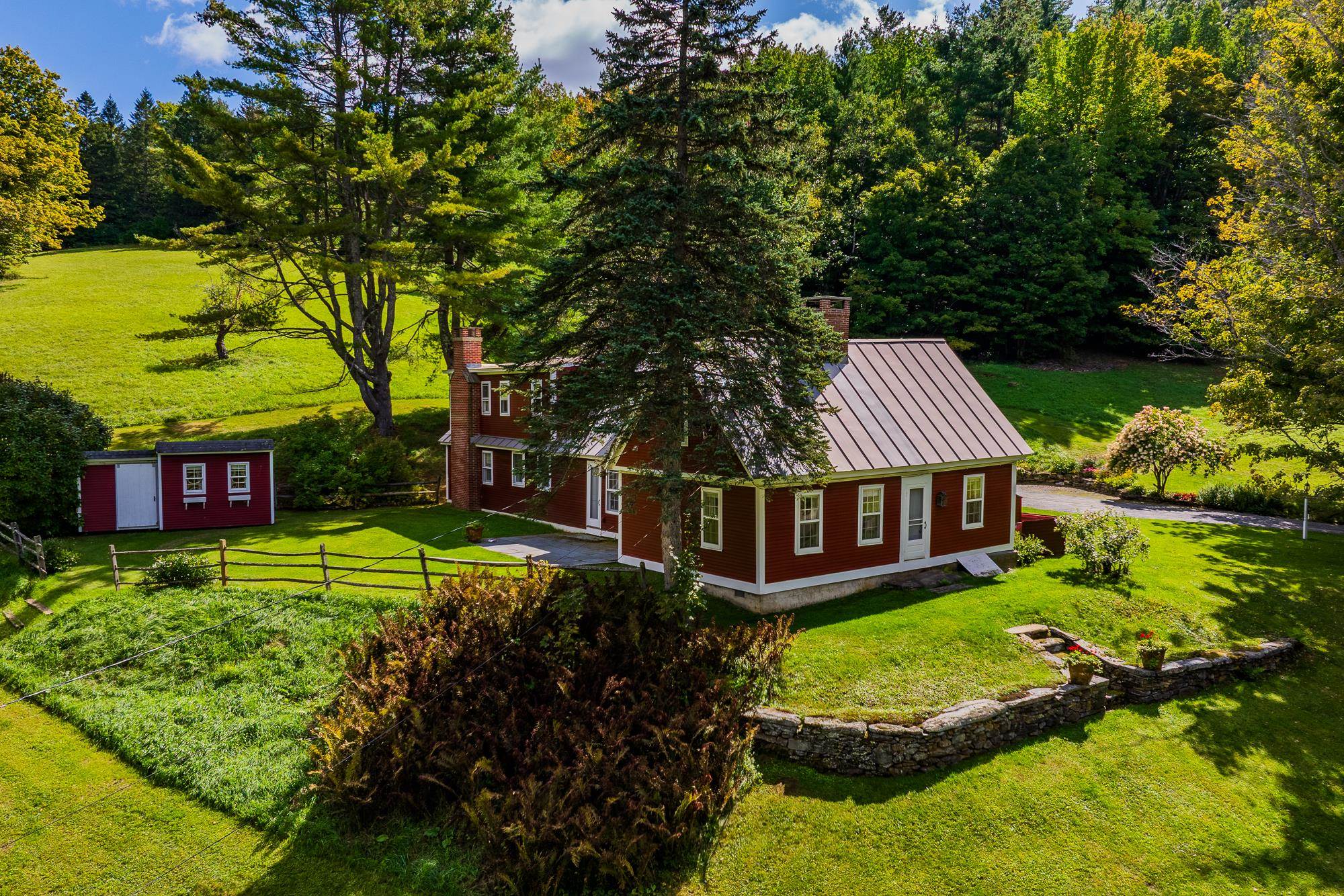 Photo 2 of Single family home for sale at 1419 Cloudland Rd, Pomfret, VT 05067 | MLS# 5111827 | Listing updated on 2026-09-28