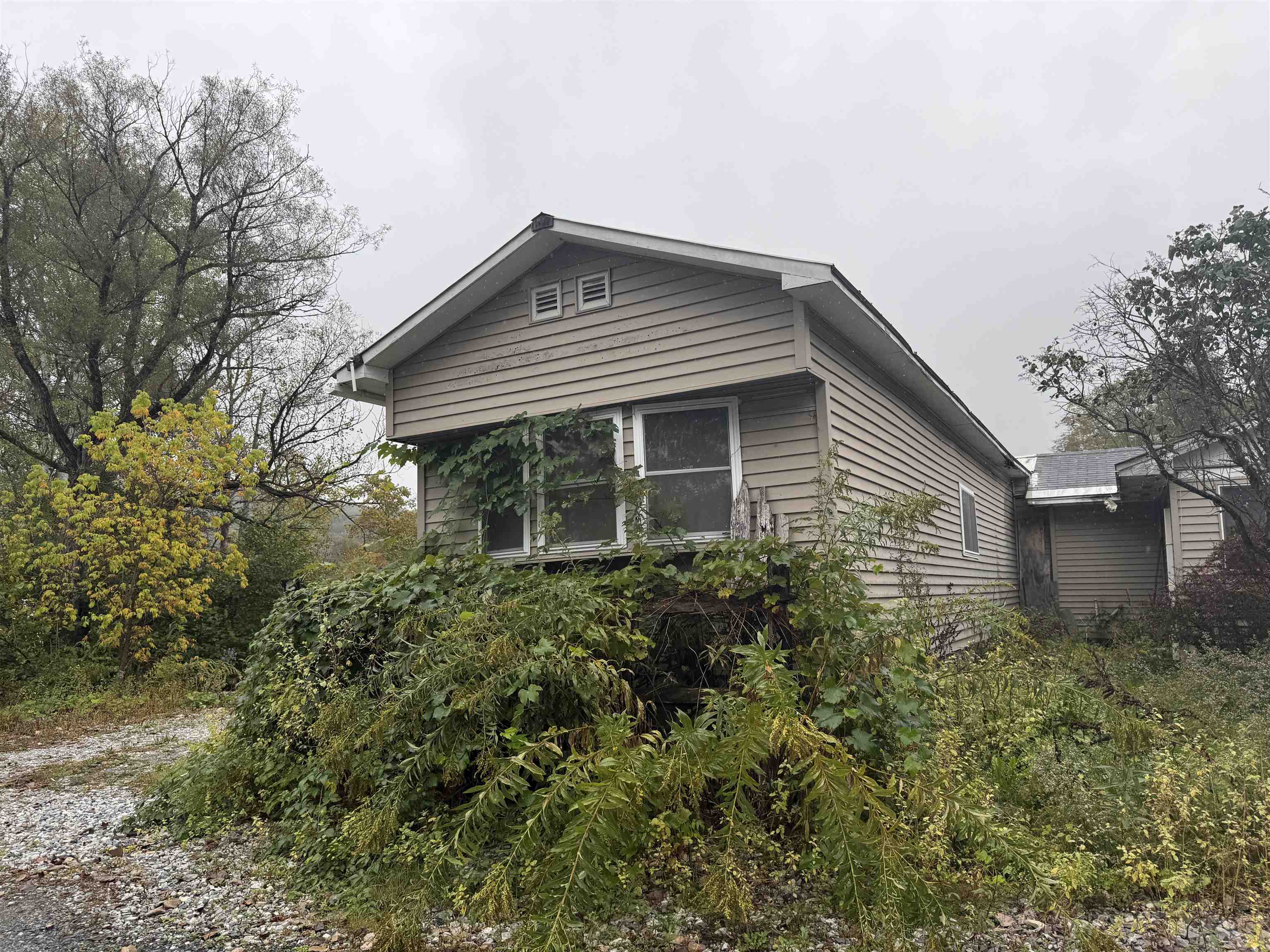 Photo 2 of Single family home for sale at 1023 Clarendon Ave, West Rutland, VT 05777 | MLS# 5111893 | Listing updated on 2026-09-29
