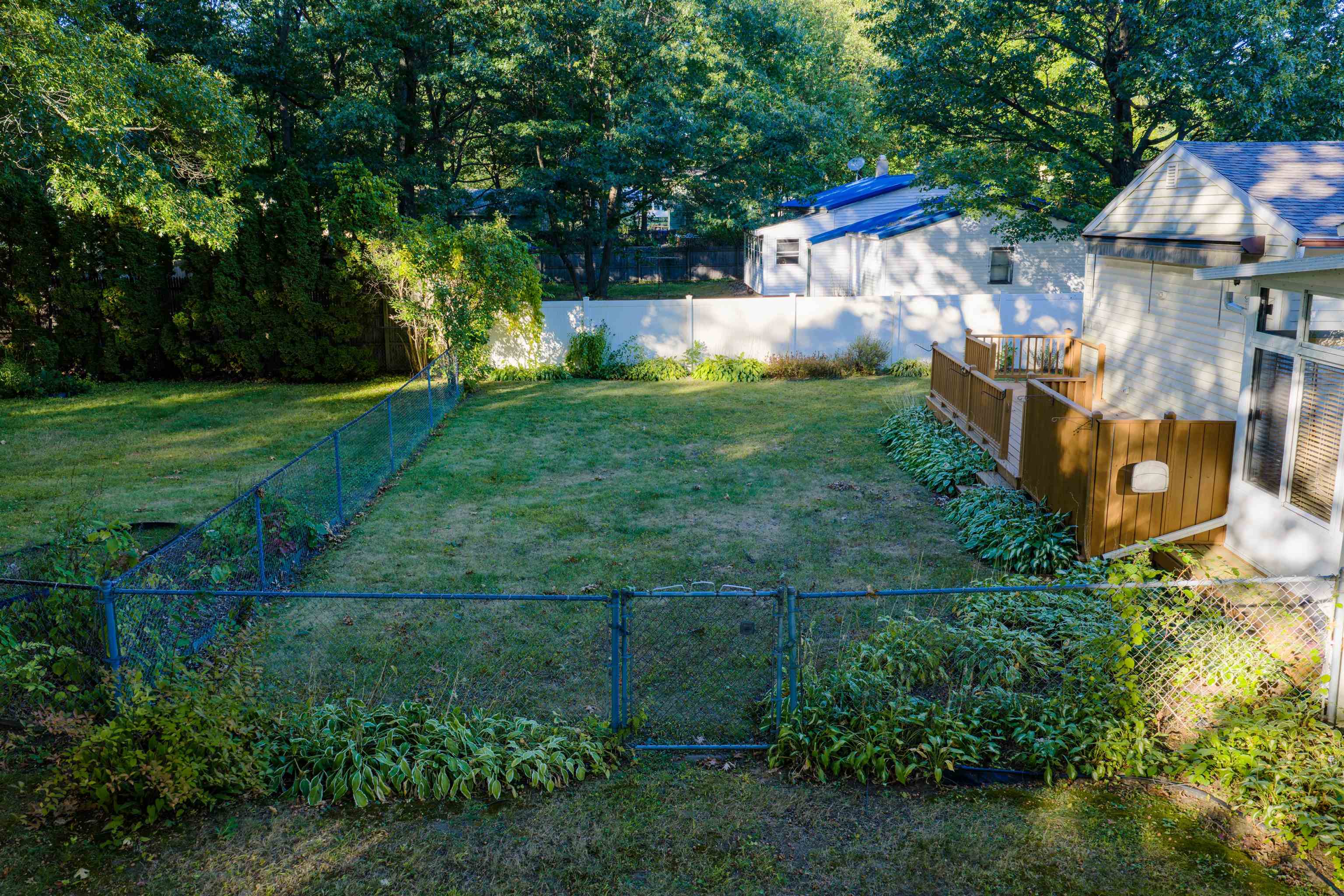 Photo 2 of Single family home for sale at 800 Porters Point Rd, Colchester, VT 05446 | MLS# 5111911 | Listing updated on 2026-09-29
