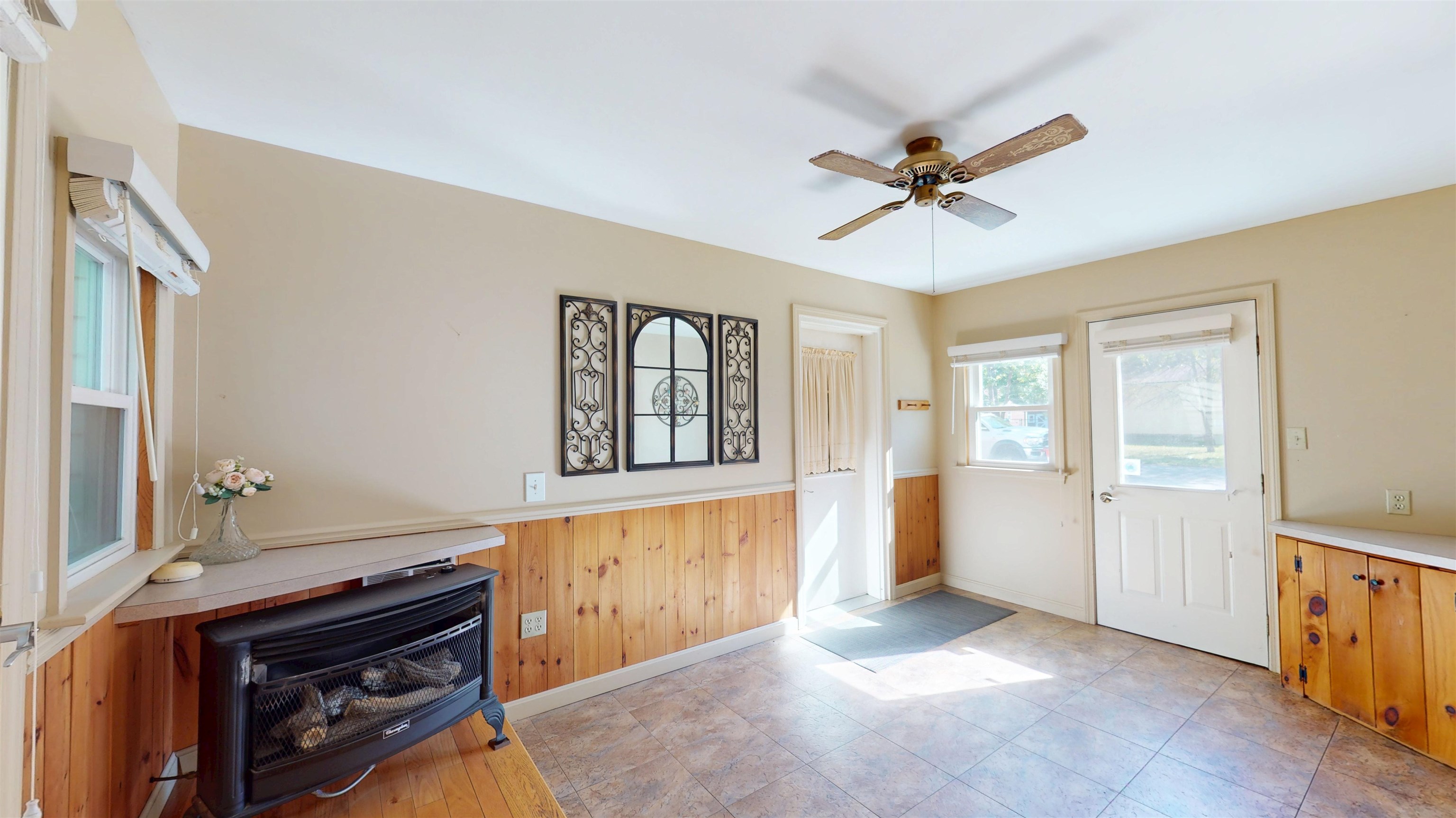 Photo 3 of Single family home for sale at 800 Porters Point Rd, Colchester, VT 05446 | MLS# 5111911 | Listing updated on 2026-09-29