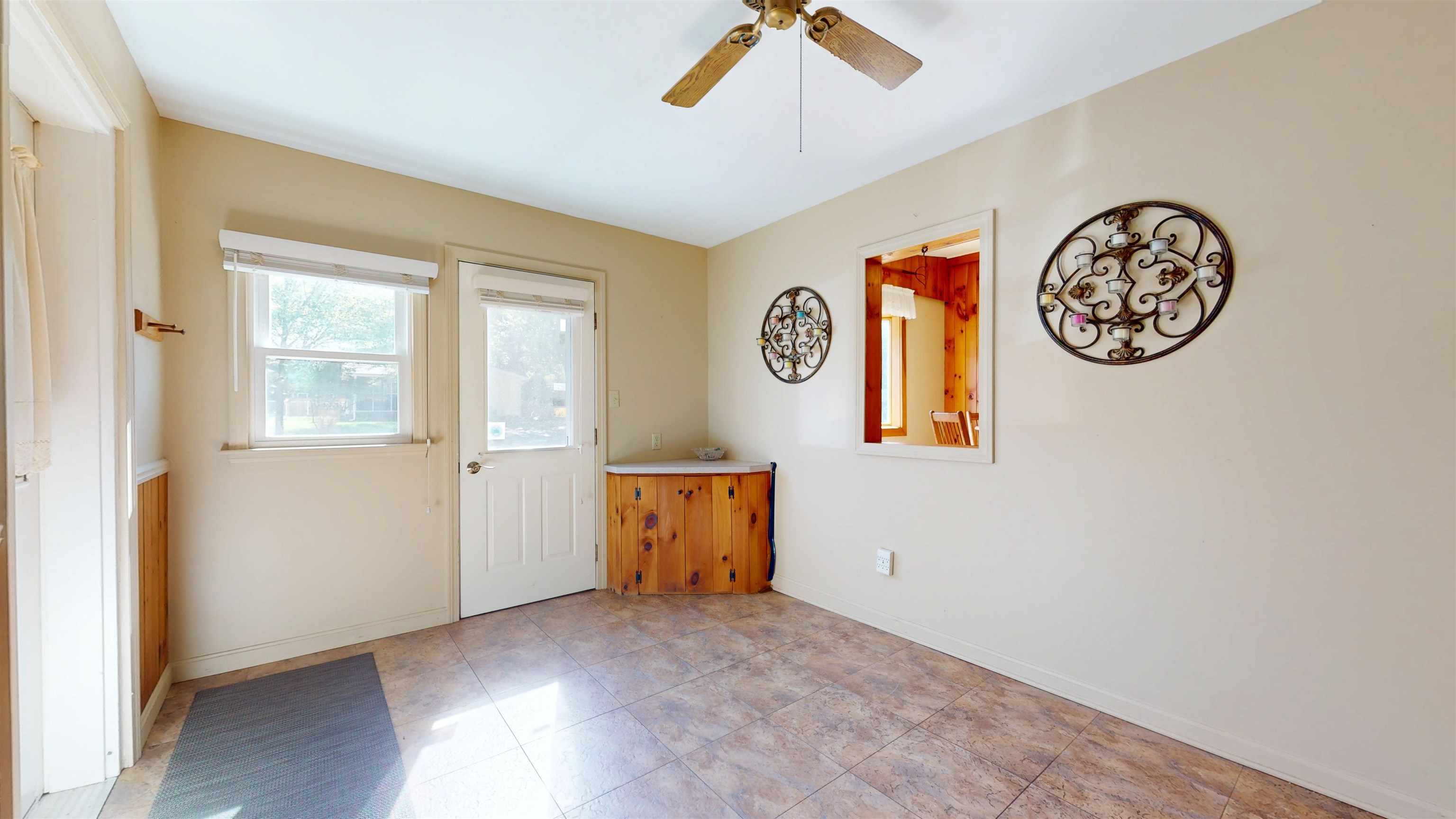 Photo 4 of Single family home for sale at 800 Porters Point Rd, Colchester, VT 05446 | MLS# 5111911 | Listing updated on 2026-09-29