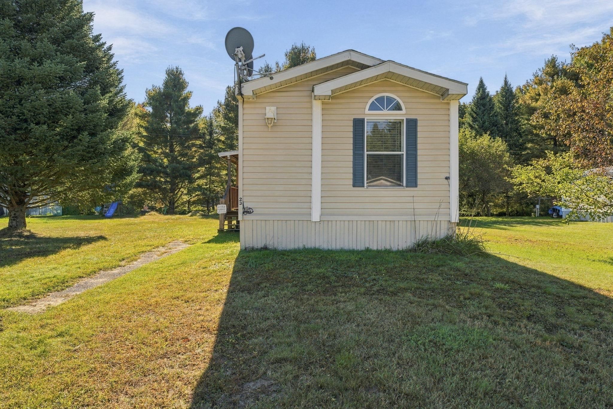 Photo 2 of Manufactured home for sale at 39 Expansion Dr #23, Northfield, VT 05663 | MLS# 5111988 | Listing updated on 2026-09-29