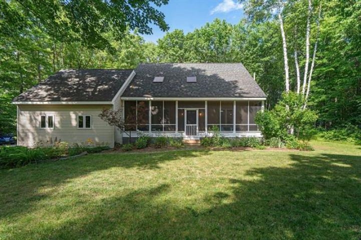 Photo 2 of Single family home for sale at 255 Governor Wentworth Hwy, Moultonborough, NH 03254 | MLS# 5111993 | Listing updated on 2026-09-29