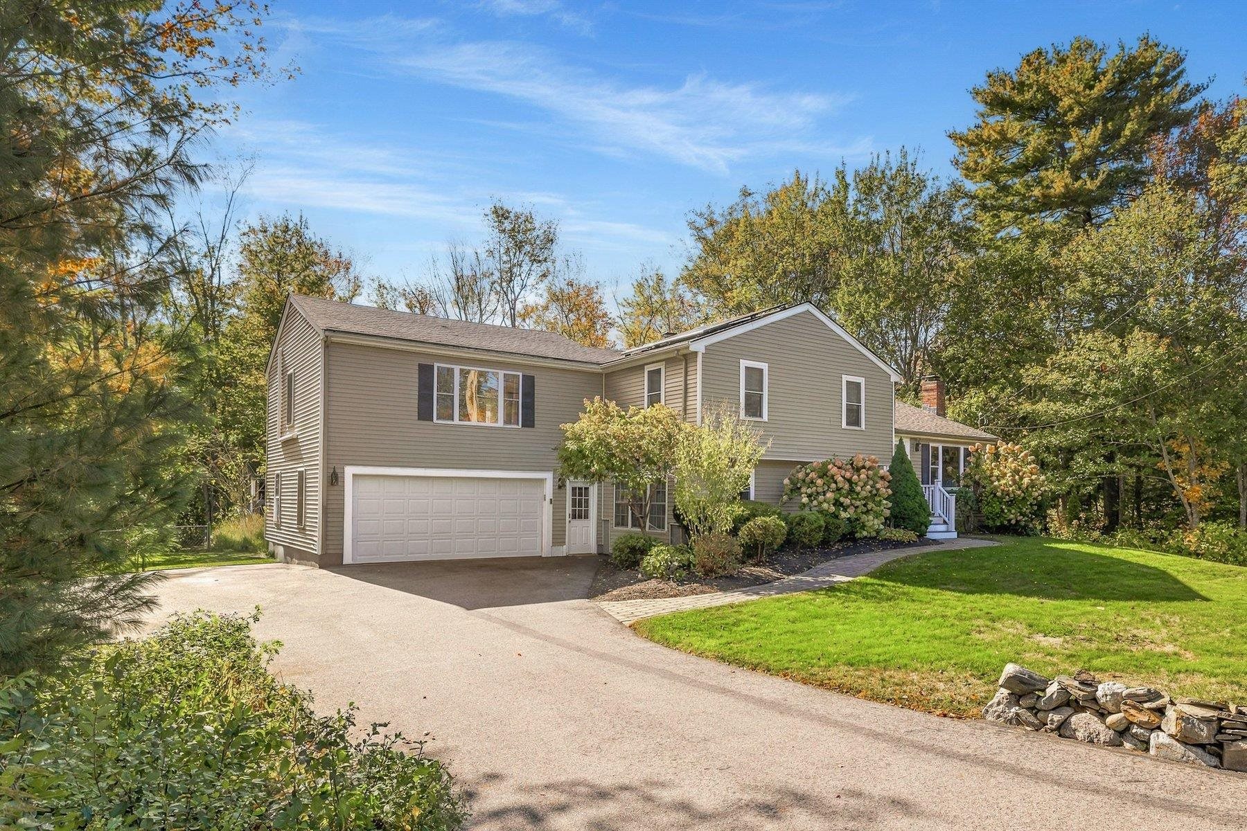 Photo 3 of Single family home for sale at 45 Tide Ml Rd, Hampton, NH 03842 | MLS# 5111999 | Listing updated on 2026-10-07