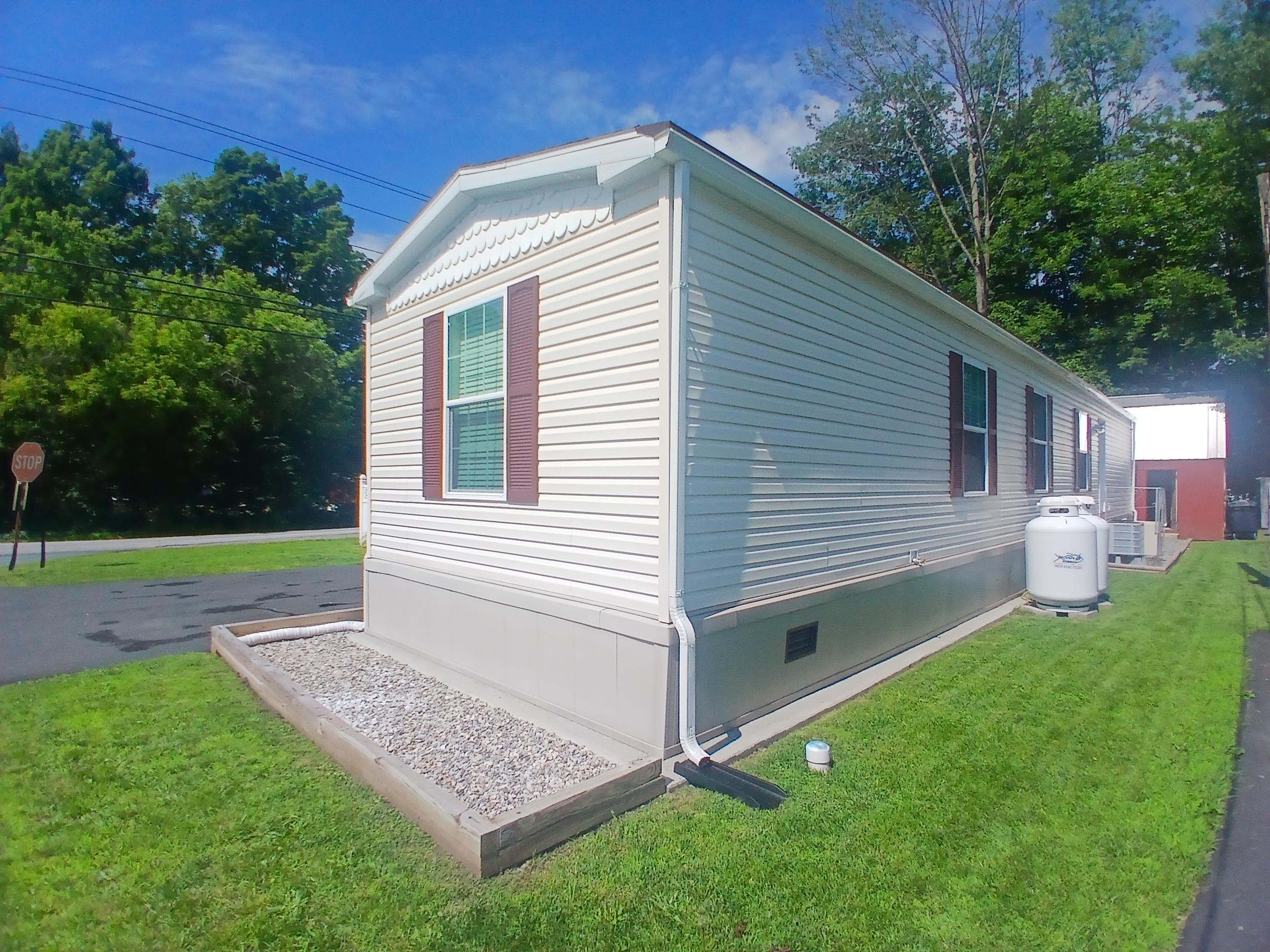 Photo 2 of Single family home for sale at 3 Daniels Dr, Enfield, NH 03748 | MLS# 5112004 | Listing updated on 2026-09-29