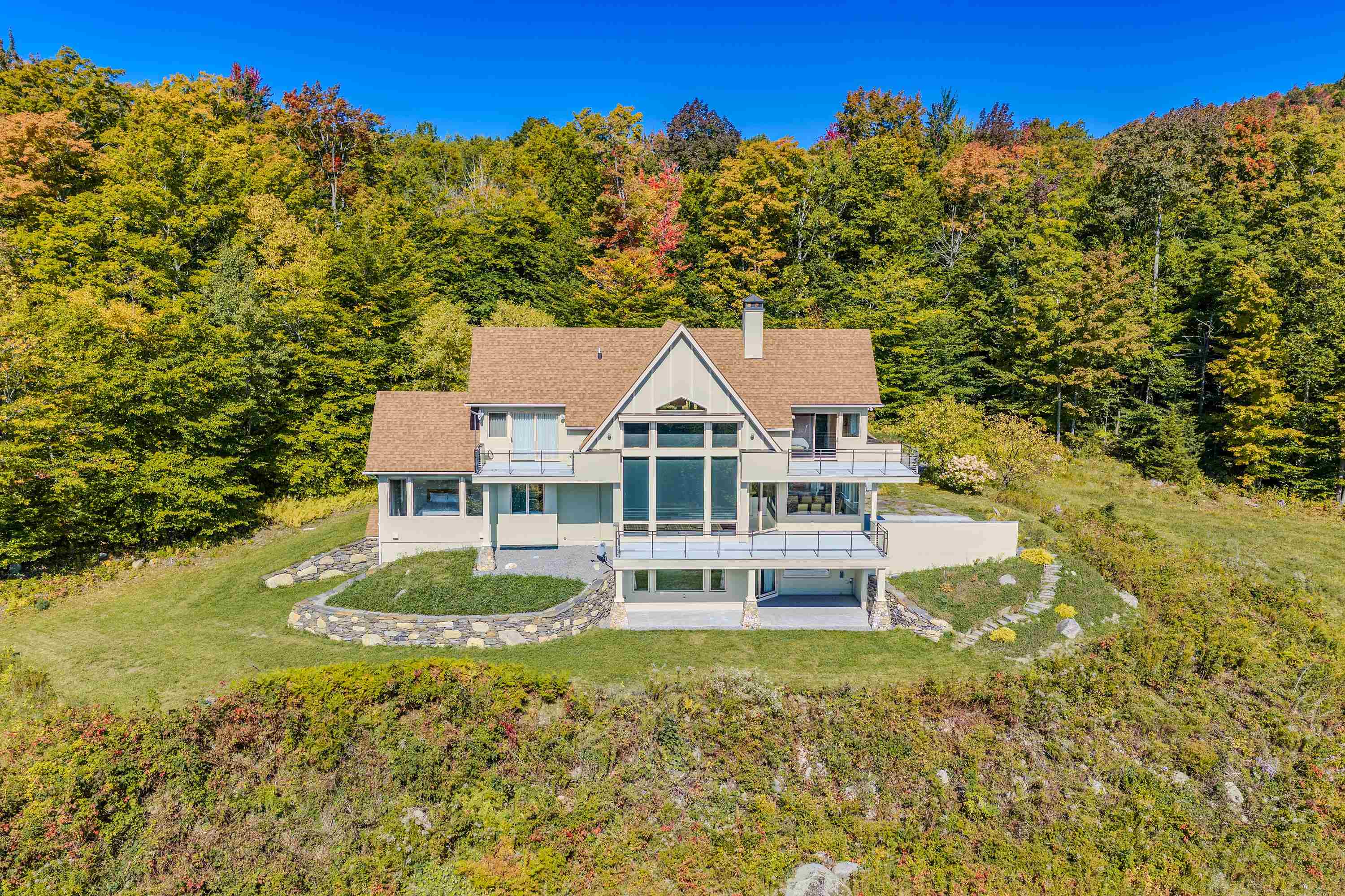 Photo 2 of Single family home for sale at 209 Ledgewood Dr, Bethlehem, NH 03574 | MLS# 5112057 | Listing updated on 2026-09-30