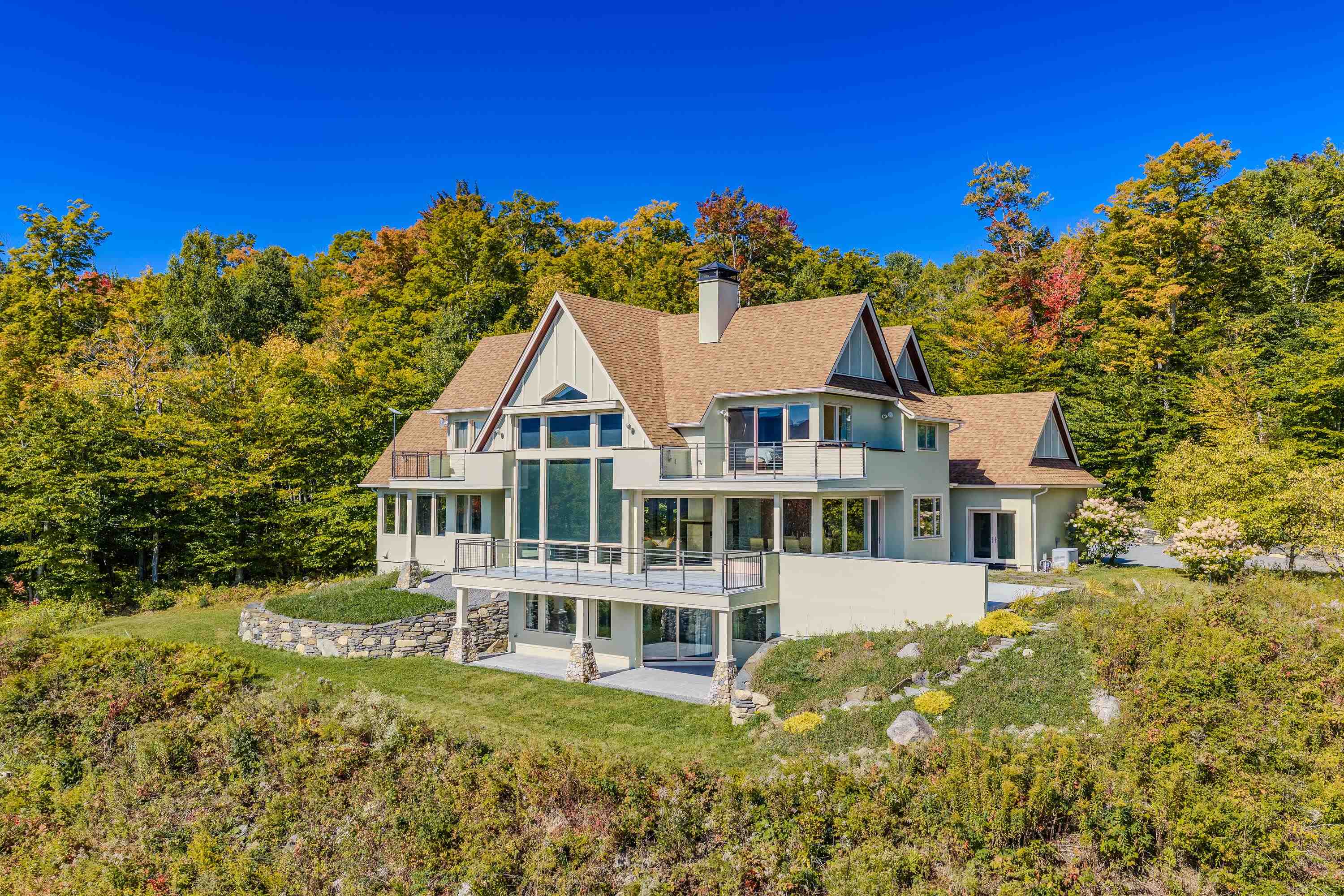 Photo 3 of Single family home for sale at 209 Ledgewood Dr, Bethlehem, NH 03574 | MLS# 5112057 | Listing updated on 2026-09-30