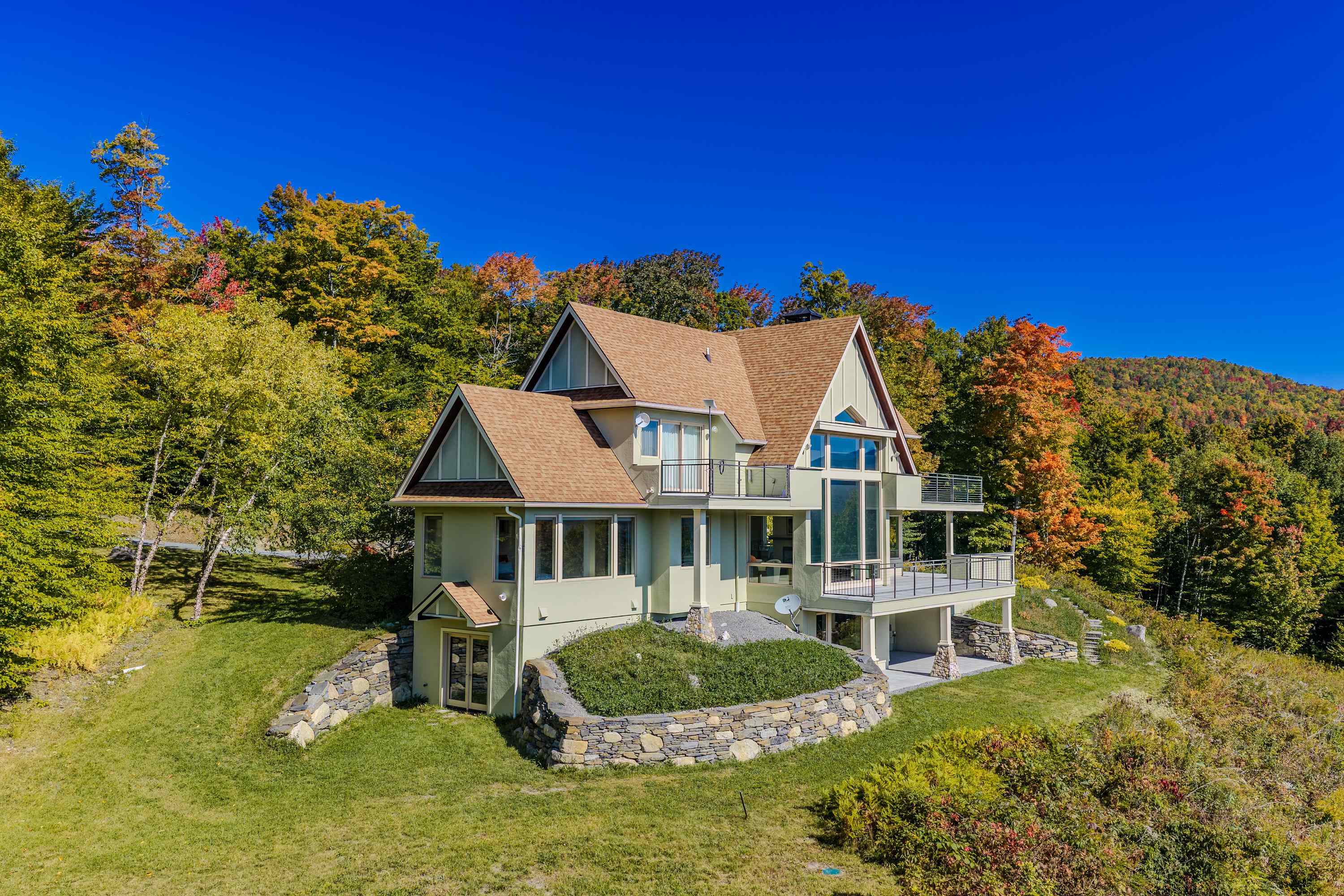 Photo 3 of Single family home for sale at 209 Ledgewood Dr, Bethlehem, NH 03574 | MLS# 5112057 | Listing updated on 2026-09-30