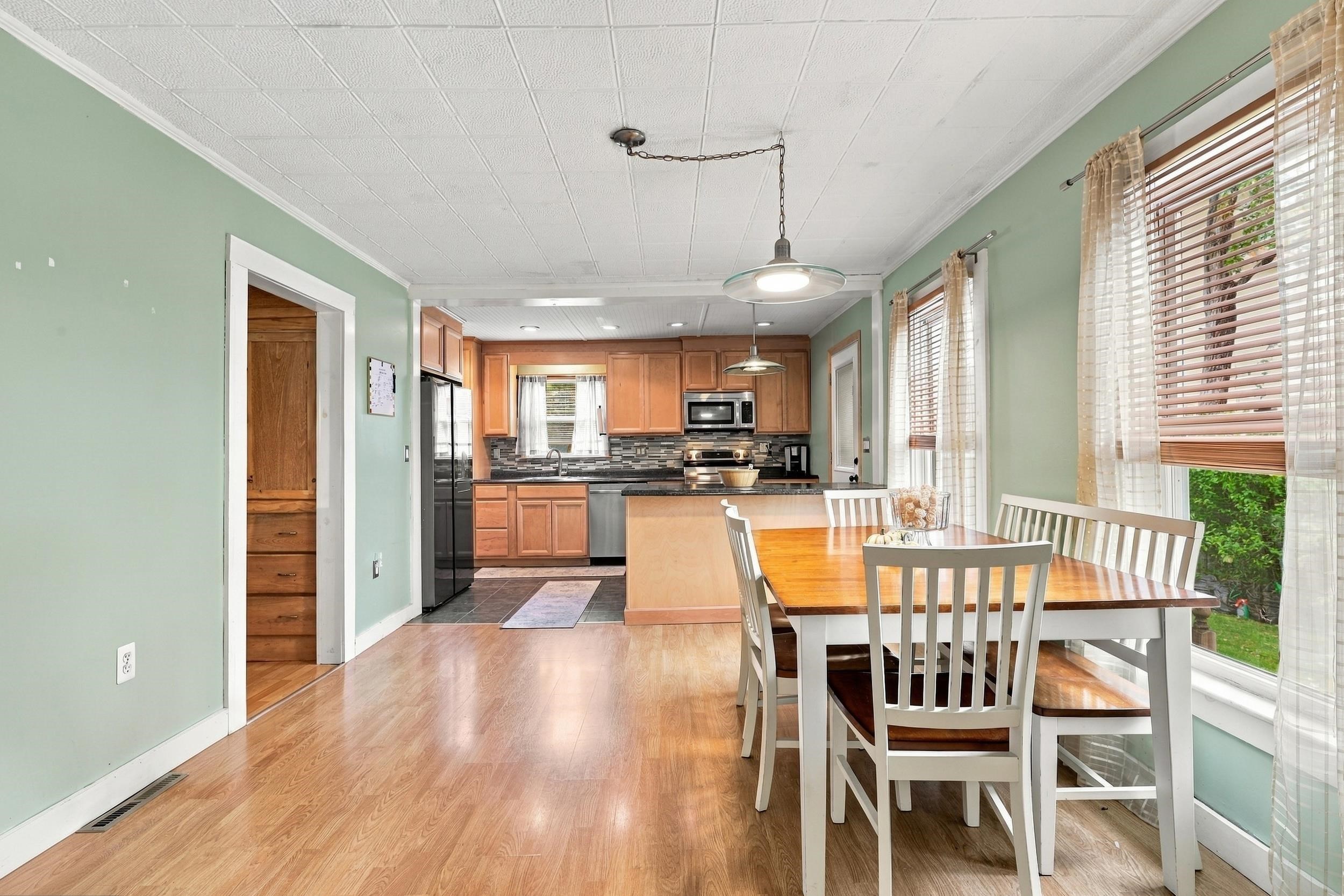 Photo 2 of Single family home for sale at 6 Howard St, Derry, NH 03038 | MLS# 5112078 | Listing updated on 2026-10-01