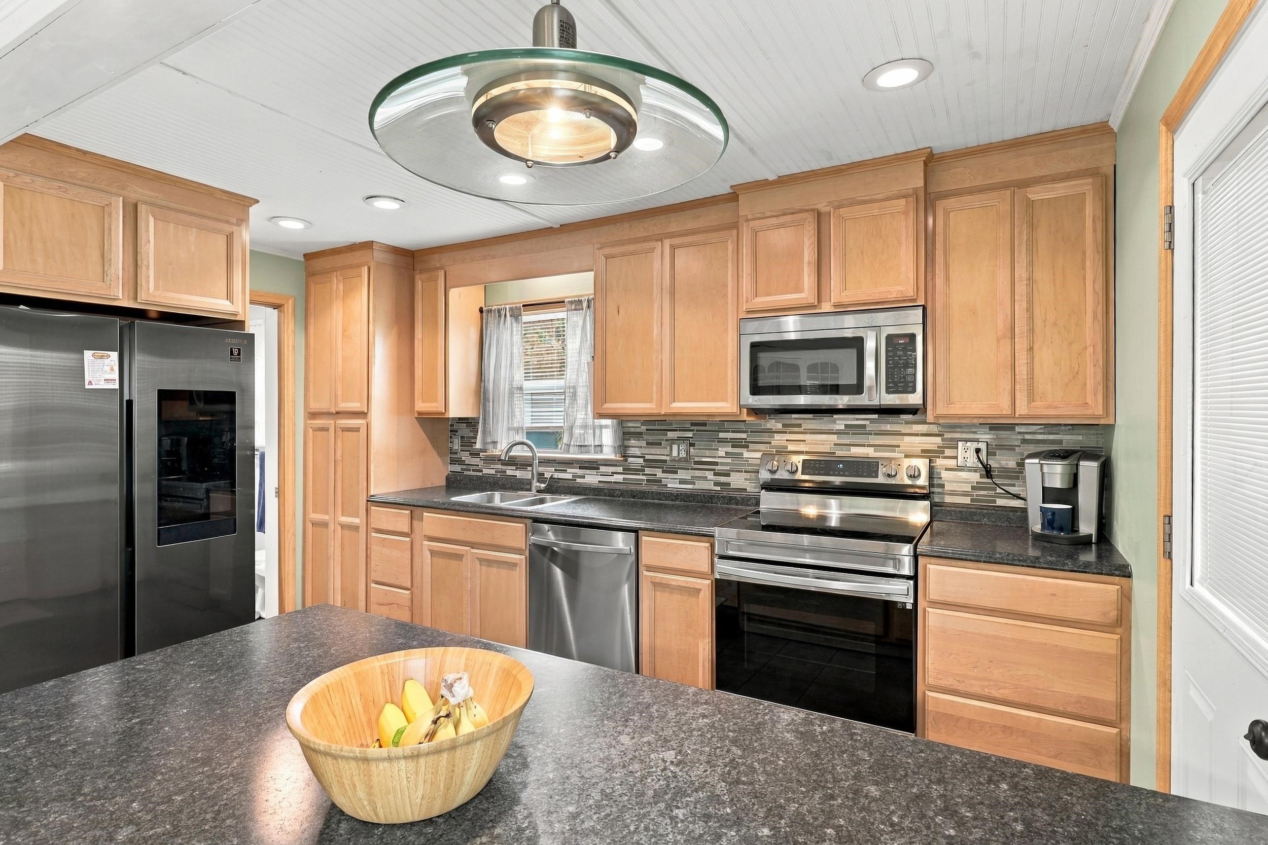 Photo 4 of Single family home for sale at 6 Howard St, Derry, NH 03038 | MLS# 5112078 | Listing updated on 2026-10-01