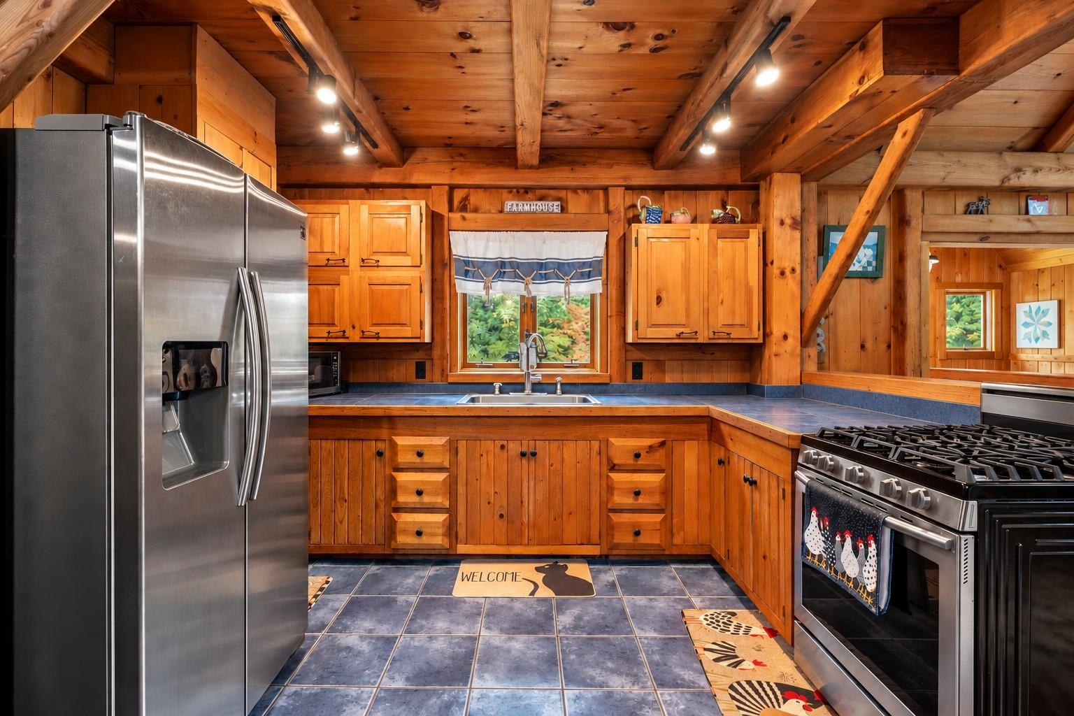 Photo 3 of Single family home for sale at 40 James Ln, Pike, NH 03780 | MLS# 5112112 | Listing updated on 2026-10-04