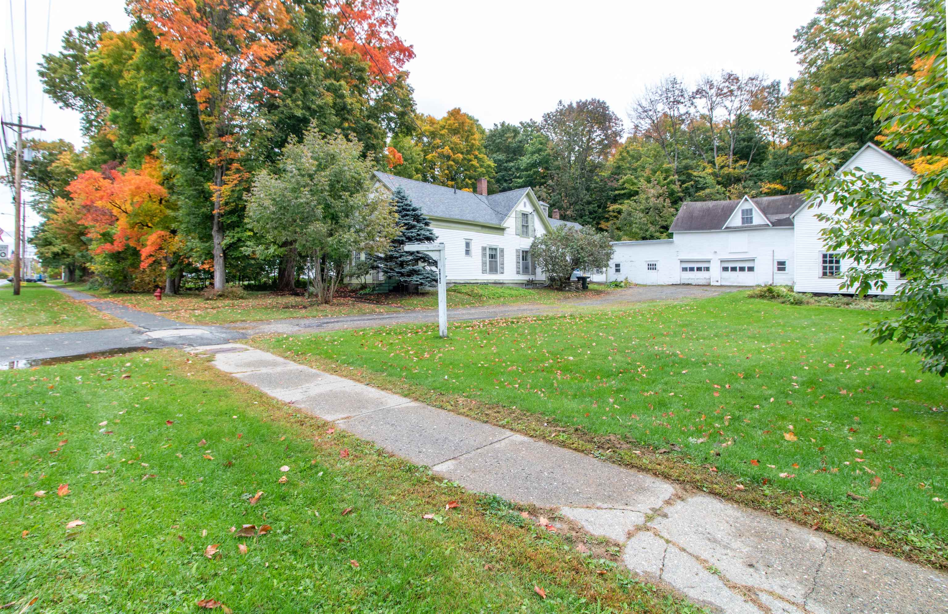 Photo 1 of Single family home for sale at 305 Main St, Derby, VT 05830 | MLS# 5112131 | Listing updated on 2026-10-01