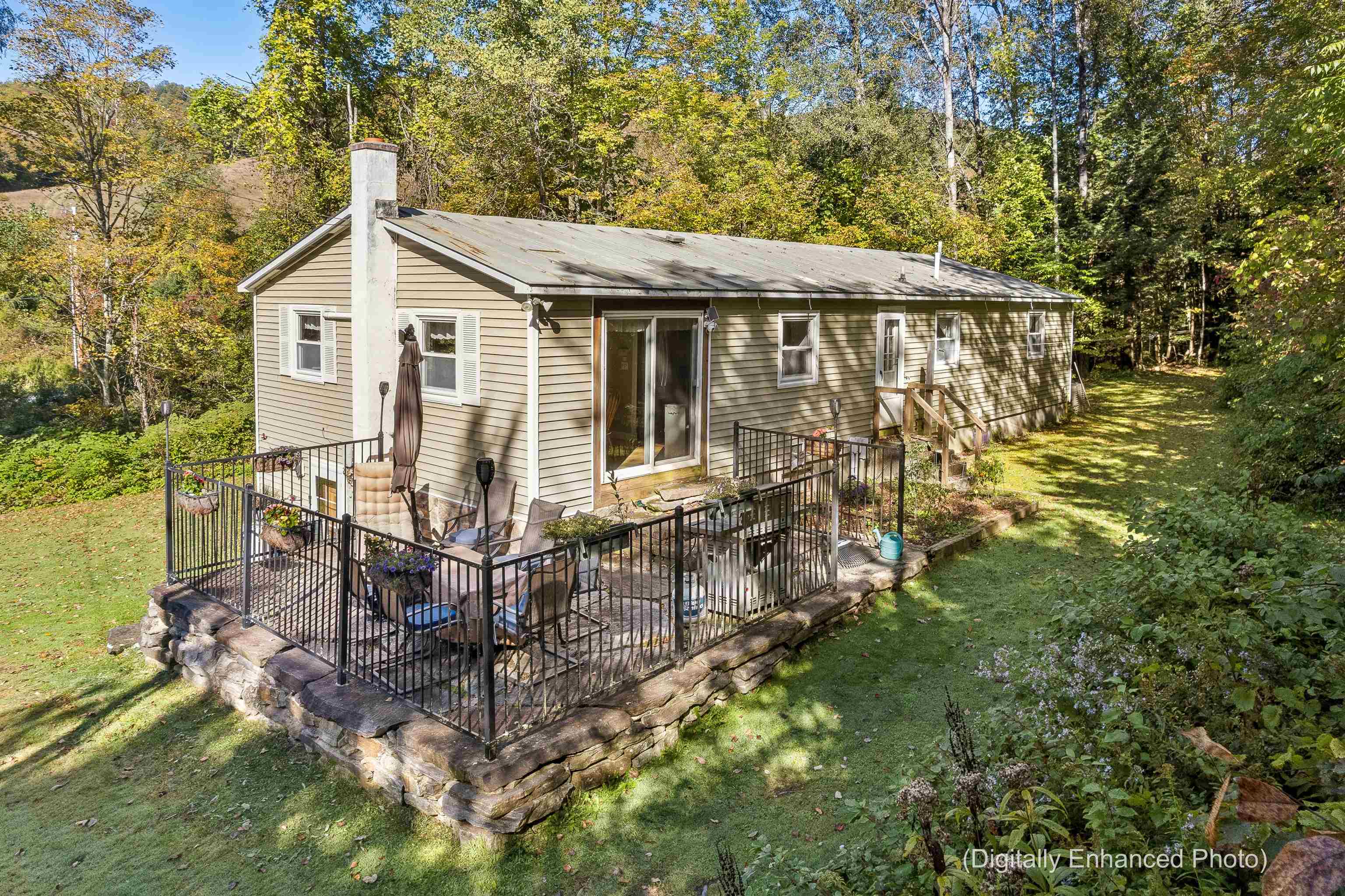 Photo 2 of Single family home for sale at 576 Bartlett Brk Rd, South Pomfret, VT 05067 | MLS# 5112142 | Listing updated on 2026-10-02