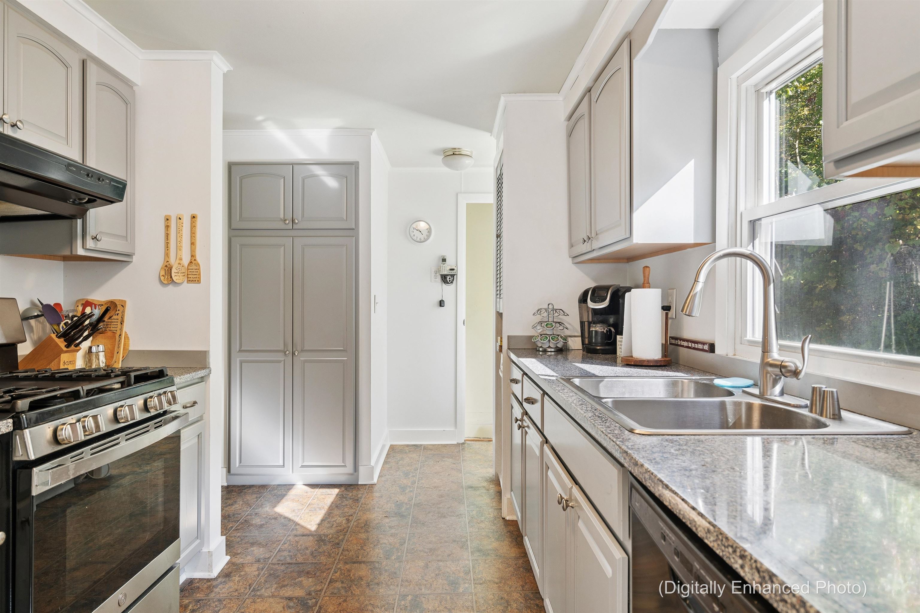 Photo 4 of Single family home for sale at 576 Bartlett Brk Rd, South Pomfret, VT 05067 | MLS# 5112142 | Listing updated on 2026-10-02