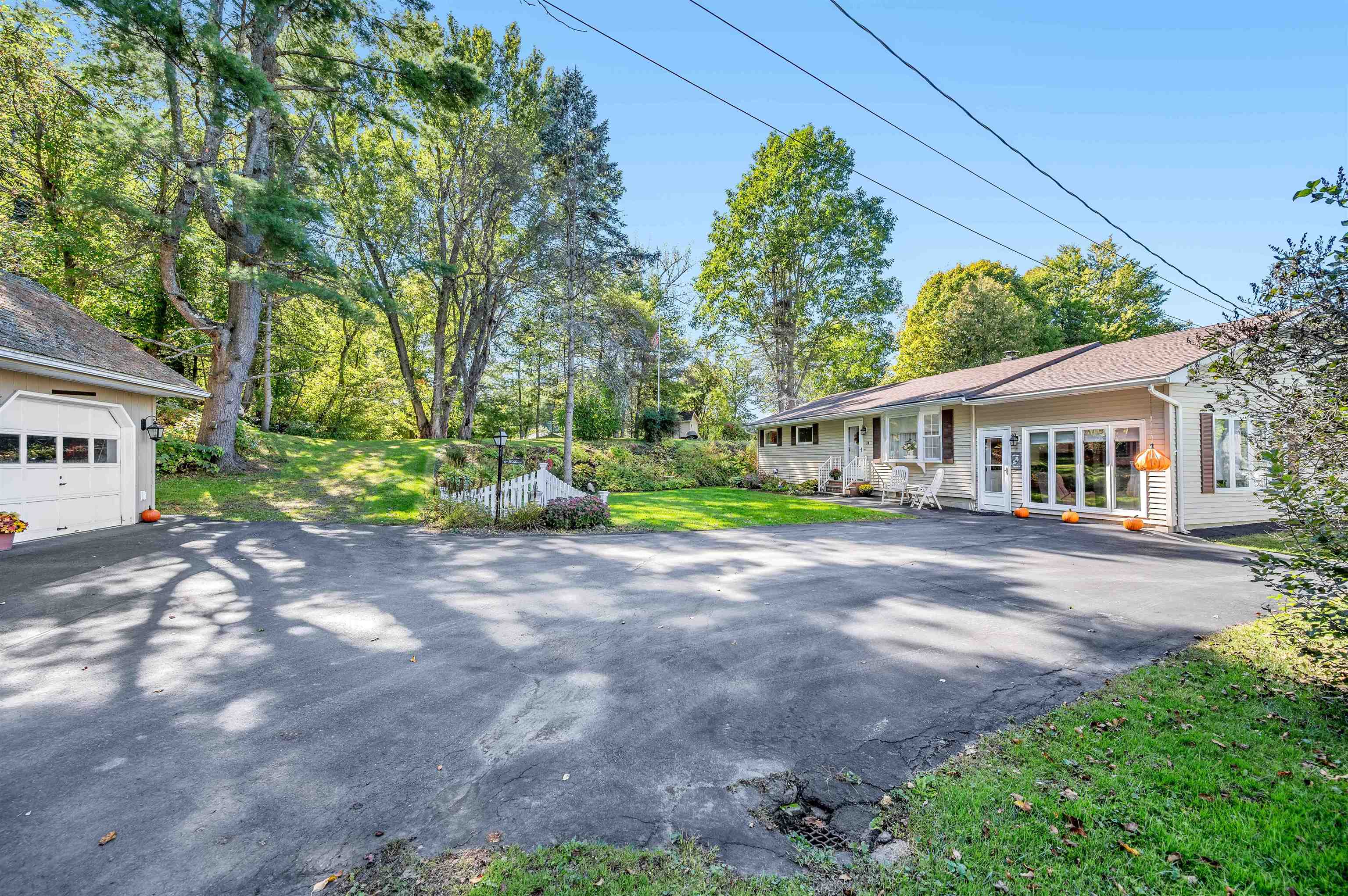 Photo 3 of Single family home for sale at 14 Howard St, Barre, VT 05641 | MLS# 5112169 | Listing updated on 2026-09-30
