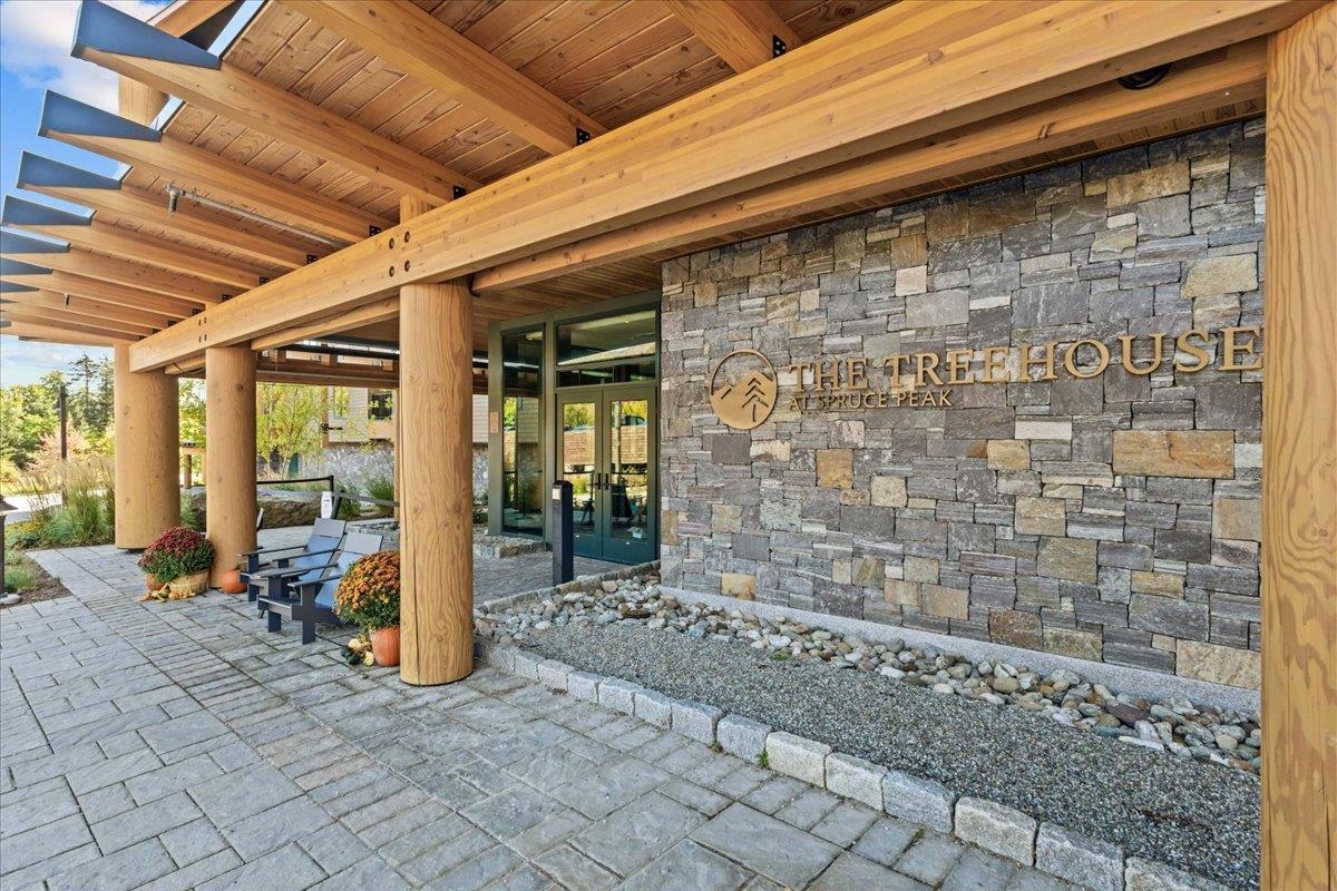 Photo 3 of Condo for sale at 69 Hourglass Dr #205, Stowe, VT 05672 | MLS# 5112186 | Listing updated on 2026-10-01