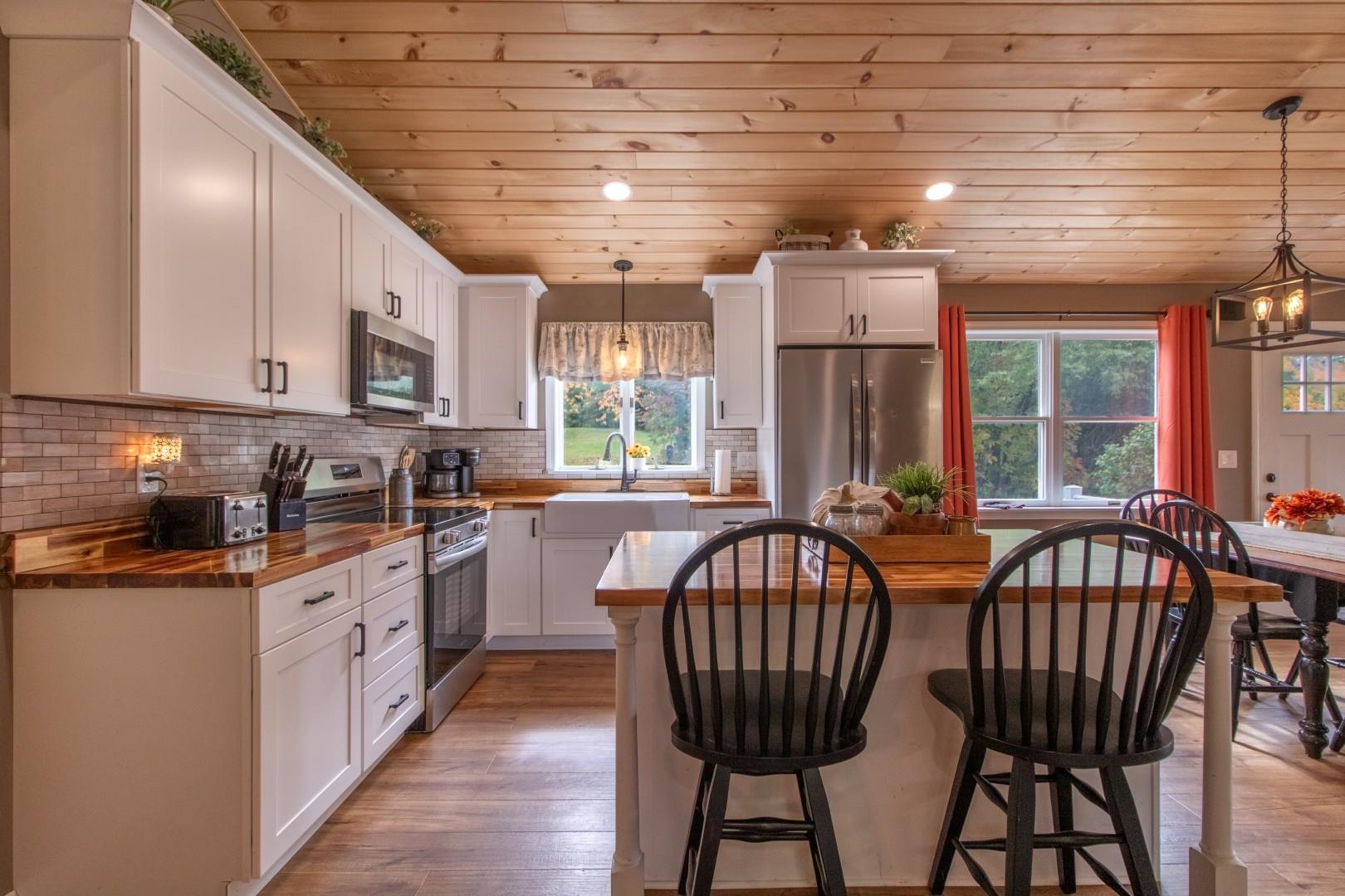 Photo 2 of Single family home for sale at 106 Sunset Ter, Derby Line, VT 05830 | MLS# 5112202 | Listing updated on 2026-10-01