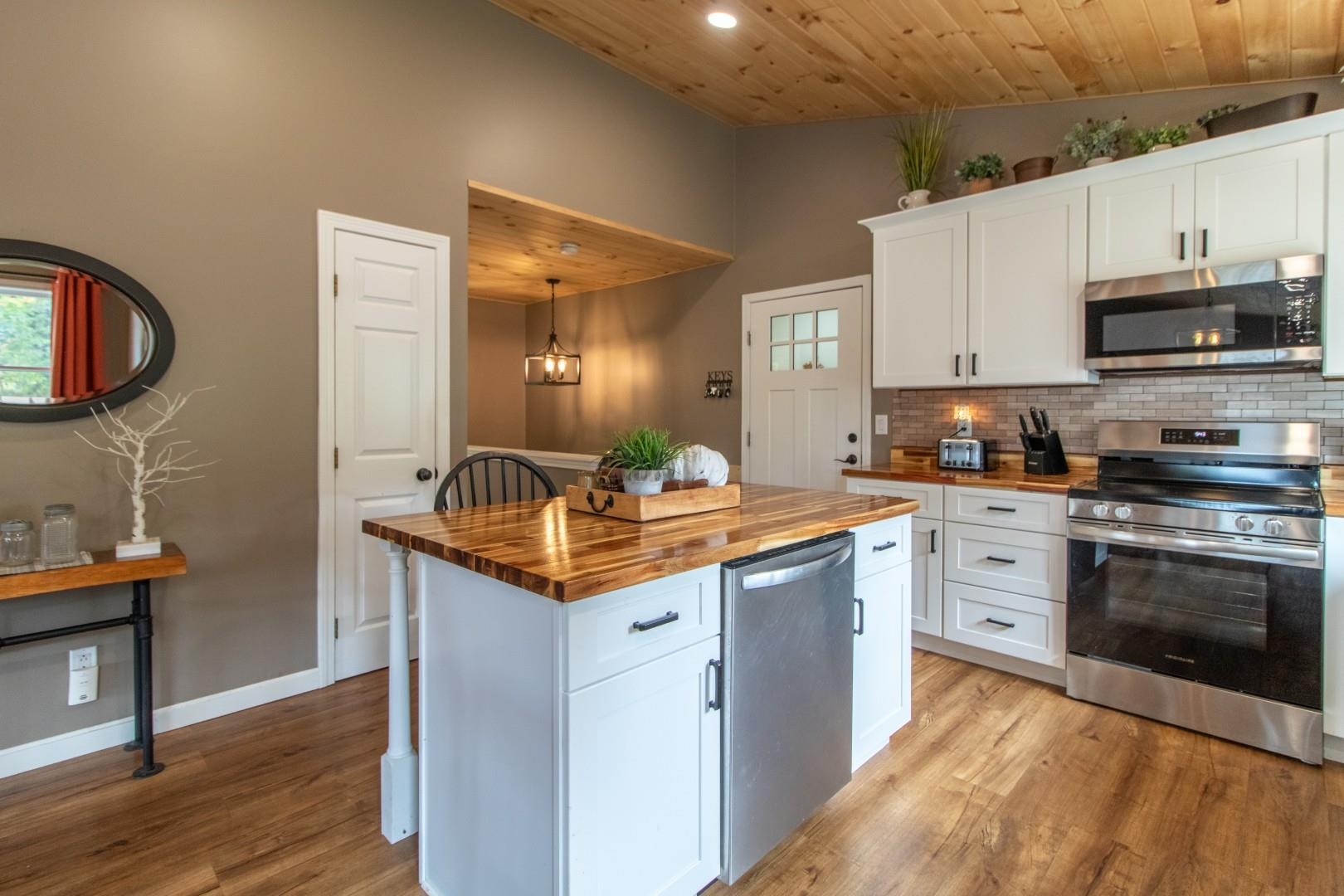Photo 3 of Single family home for sale at 106 Sunset Ter, Derby Line, VT 05830 | MLS# 5112202 | Listing updated on 2026-10-01