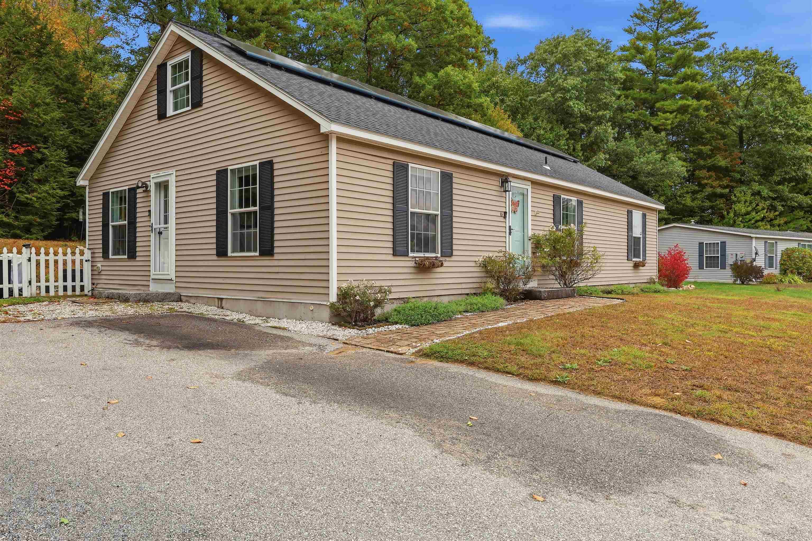 Photo 2 of Manufactured home for sale at 13 Pheasant Ln, Barrington, NH 03825 | MLS# 5112228 | Listing updated on 2026-09-30