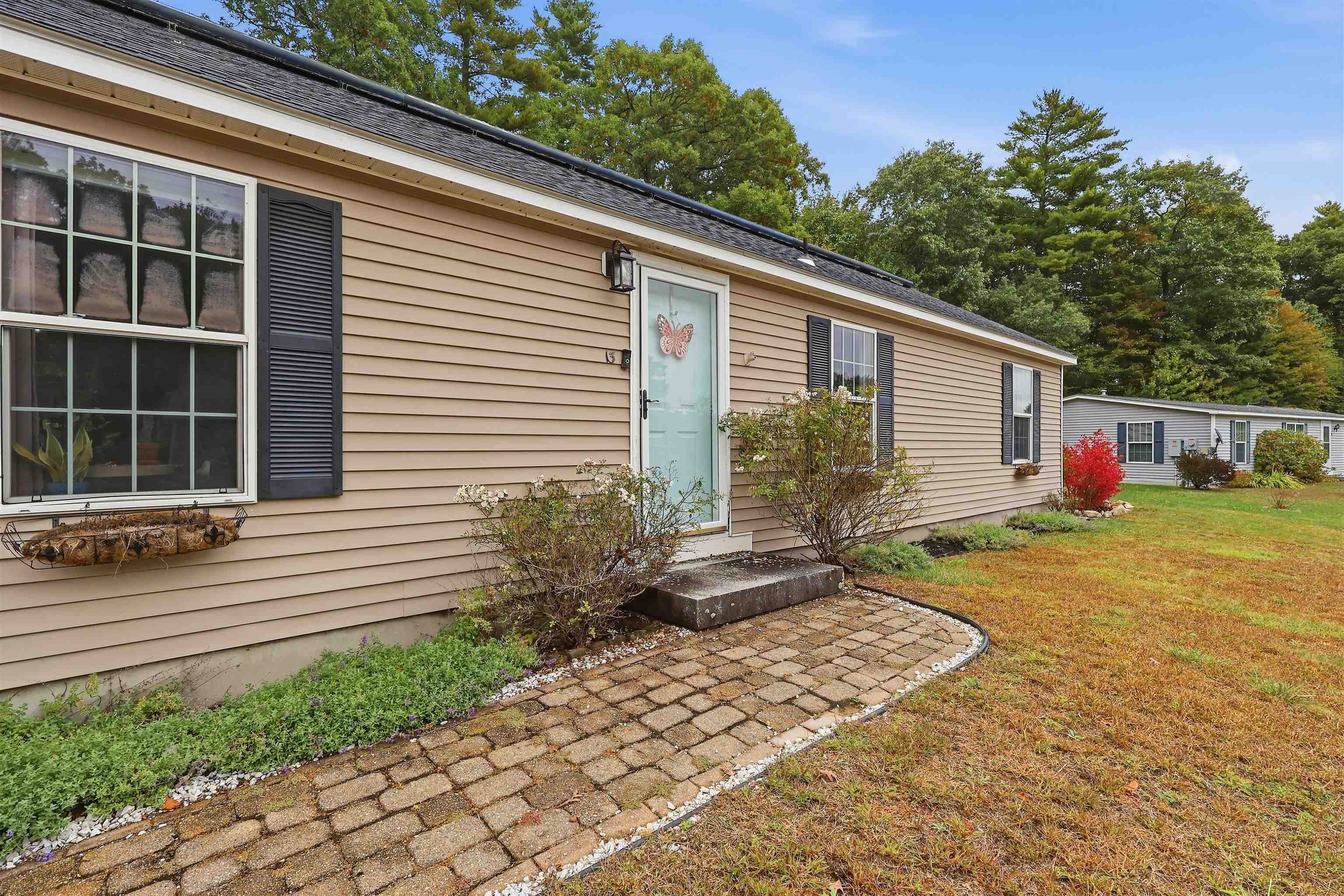 Photo 3 of Manufactured home for sale at 13 Pheasant Ln, Barrington, NH 03825 | MLS# 5112228 | Listing updated on 2026-09-30