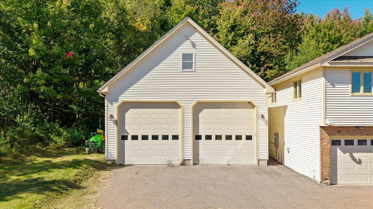 Photo 3 of Single family home for sale at 1883 Pond Rd, Hinesburg, VT 05461 | MLS# 5112253 | Listing updated on 2026-10-06
