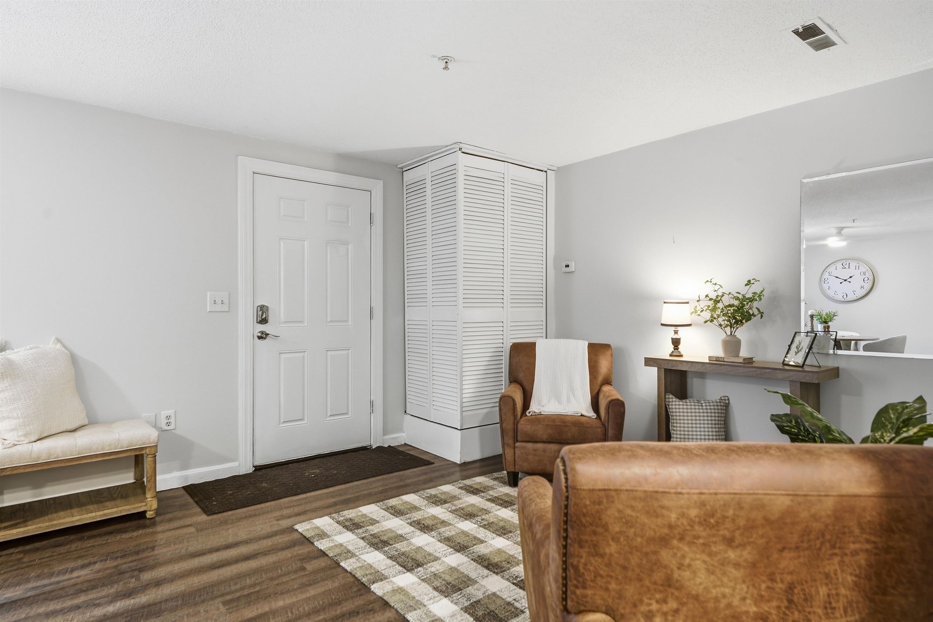 Photo 3 of Townhouse for sale at 902 Elmwood Dr, Hudson, NH 03051 | MLS# 5112276 | Listing updated on 2026-10-08