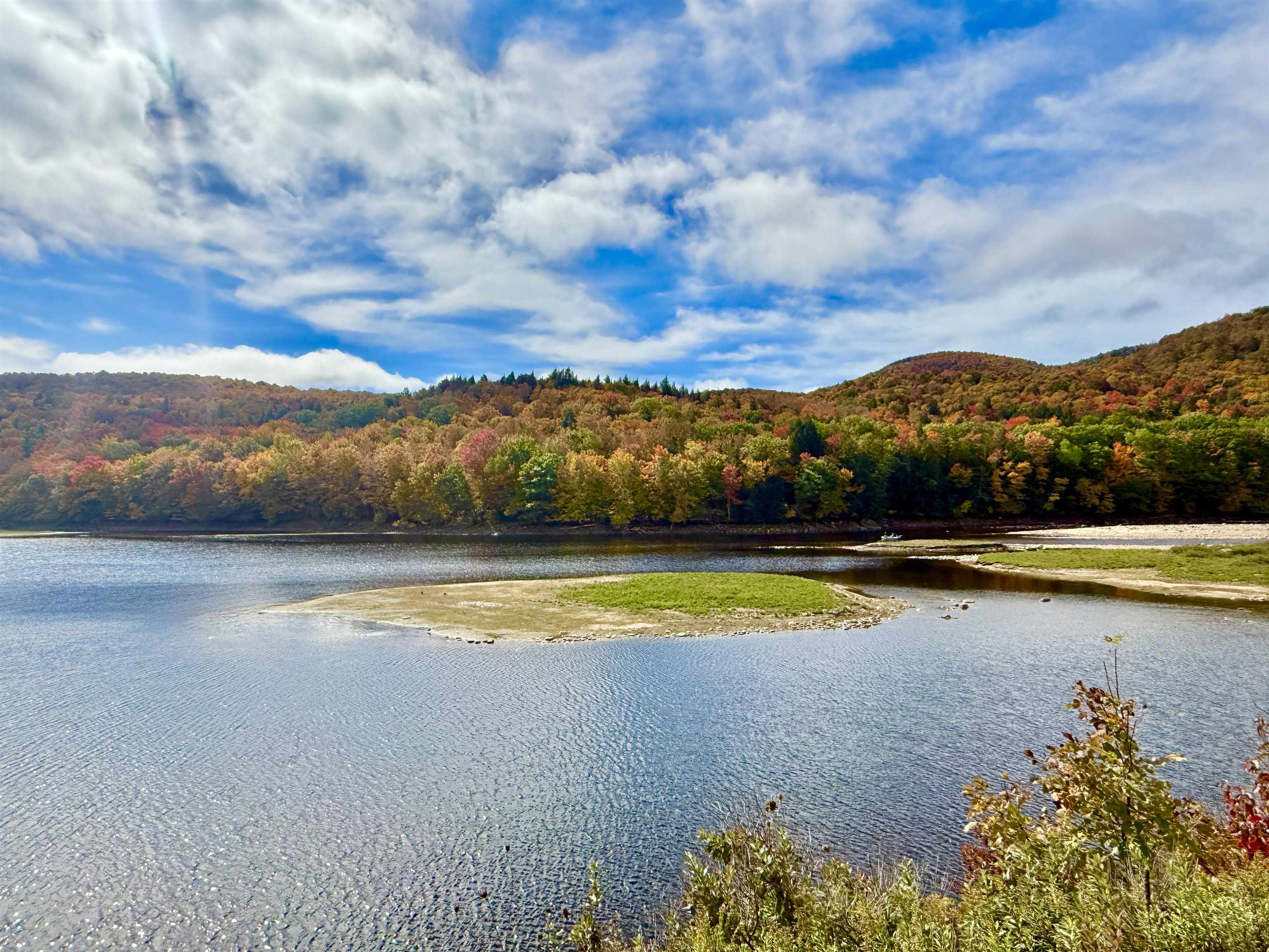 Photo 2 of Single family home for sale at 481 Rte 9 W Route, Wilmington, VT 05363 | MLS# 5112278 | Listing updated on 2026-10-02