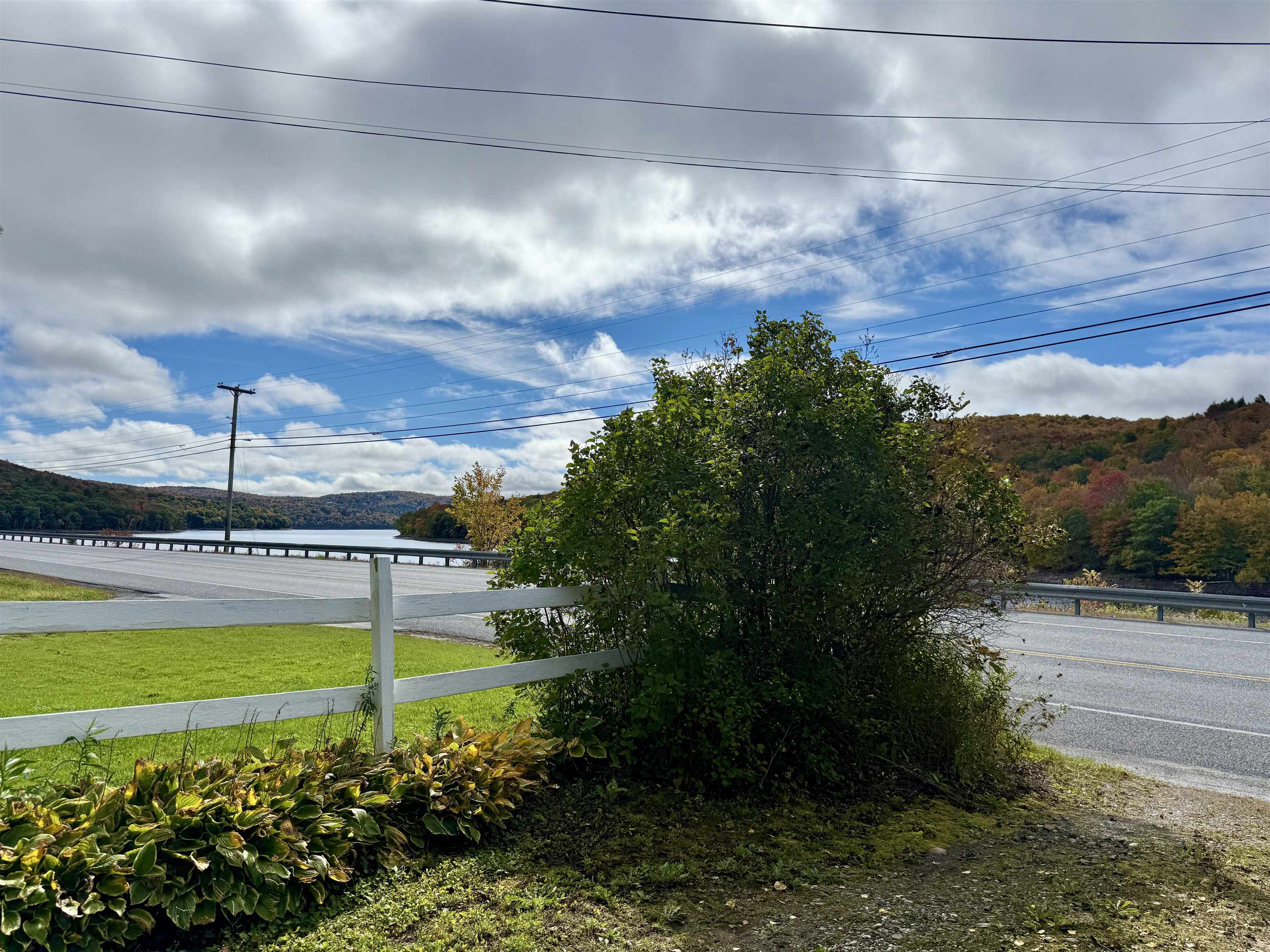 Photo 3 of Single family home for sale at 481 Rte 9 W Route, Wilmington, VT 05363 | MLS# 5112278 | Listing updated on 2026-10-02