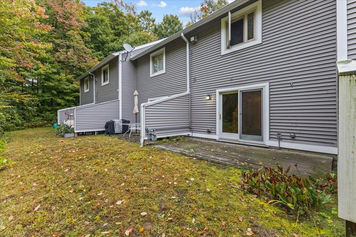 Photo 3 of Townhouse for sale at 307 Sugartree Ln, South Burlington, VT 05403 | MLS# 5112296 | Listing updated on 2026-10-03