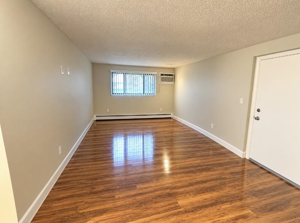 Photo 3 of Sale Pending at 5 Lancelot Ct #6, Salem, NH 03079 | MLS# 5112327 | Listing updated on 2026-10-06