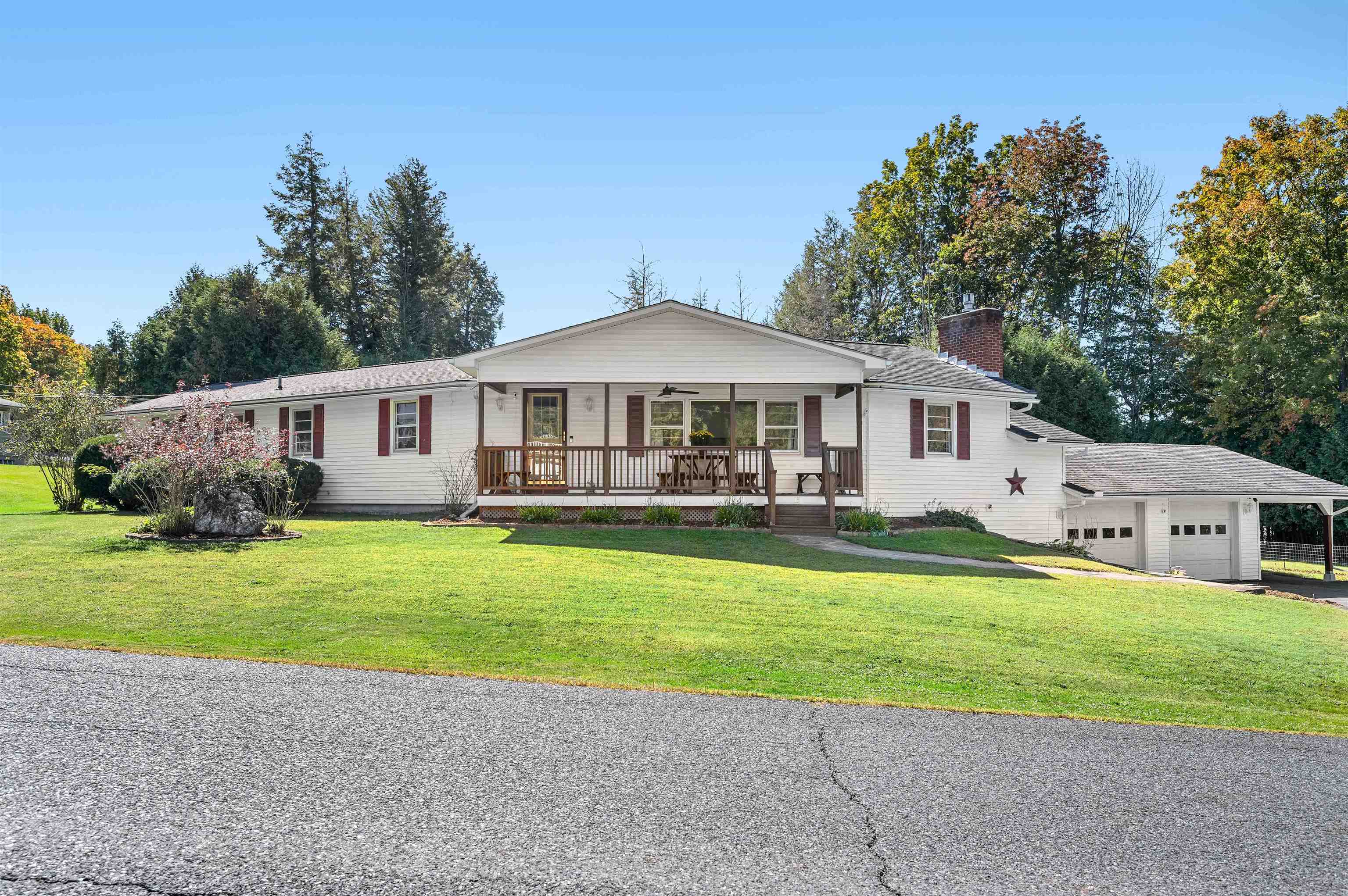 Photo 3 of Single family home for sale at 15 Oak Dr, Barre, VT 05641 | MLS# 5112341 | Listing updated on 2026-10-01
