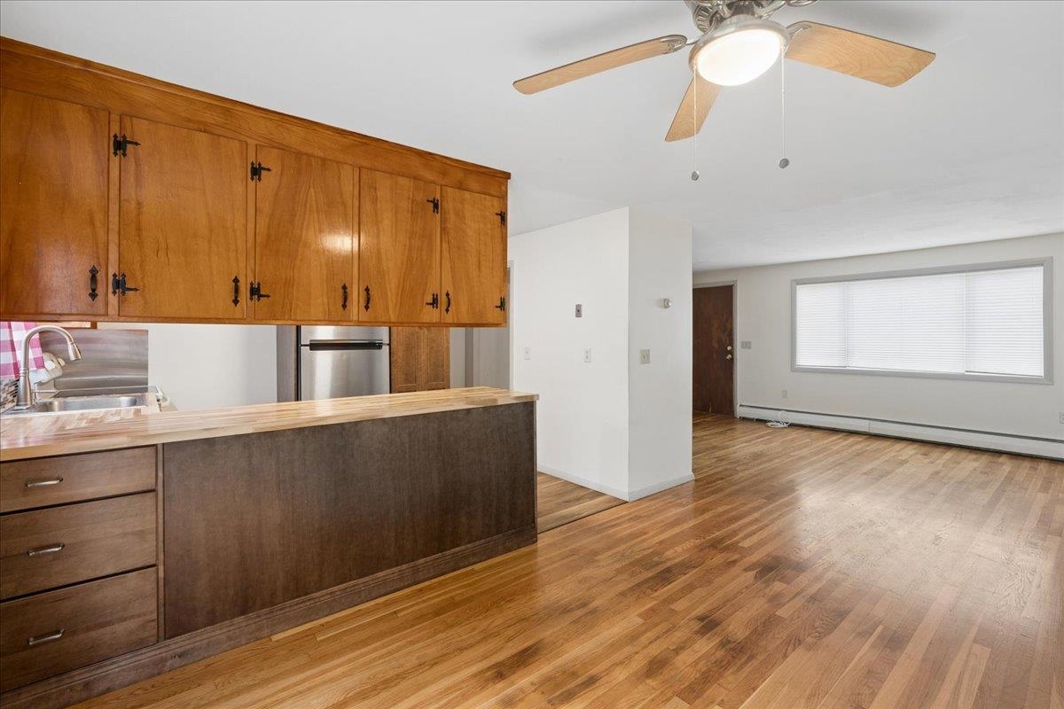 Photo 4 of Townhouse for sale at 5 Oliver Dr, Hudson, NH 03051 | MLS# 5112357 | Listing updated on 2026-10-07