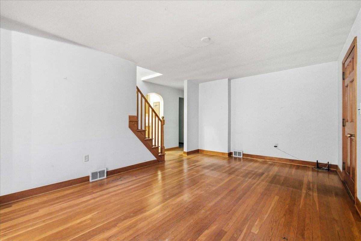 Photo 3 of Single family home for sale at 26 Pennington Dr, Burlington, VT 05408 | MLS# 5112370 | Listing updated on 2026-10-01