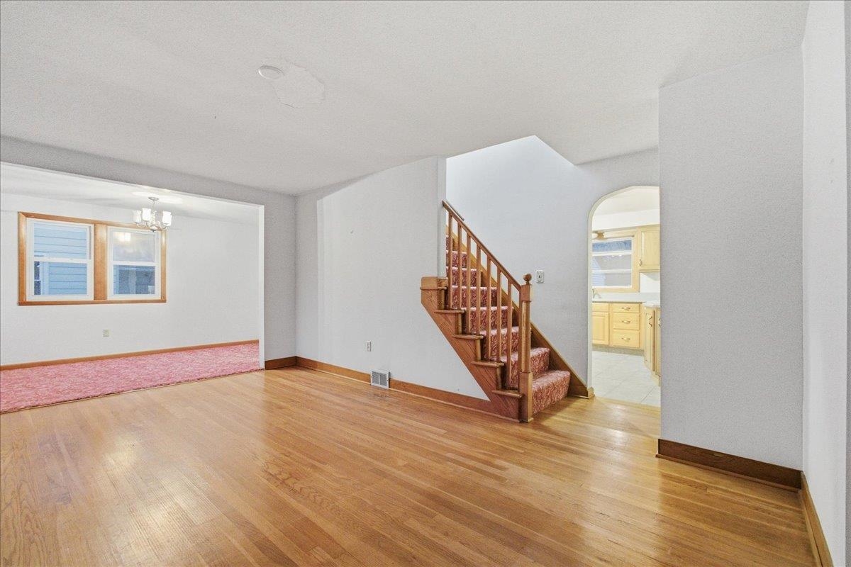 Photo 4 of Single family home for sale at 26 Pennington Dr, Burlington, VT 05408 | MLS# 5112370 | Listing updated on 2026-10-01