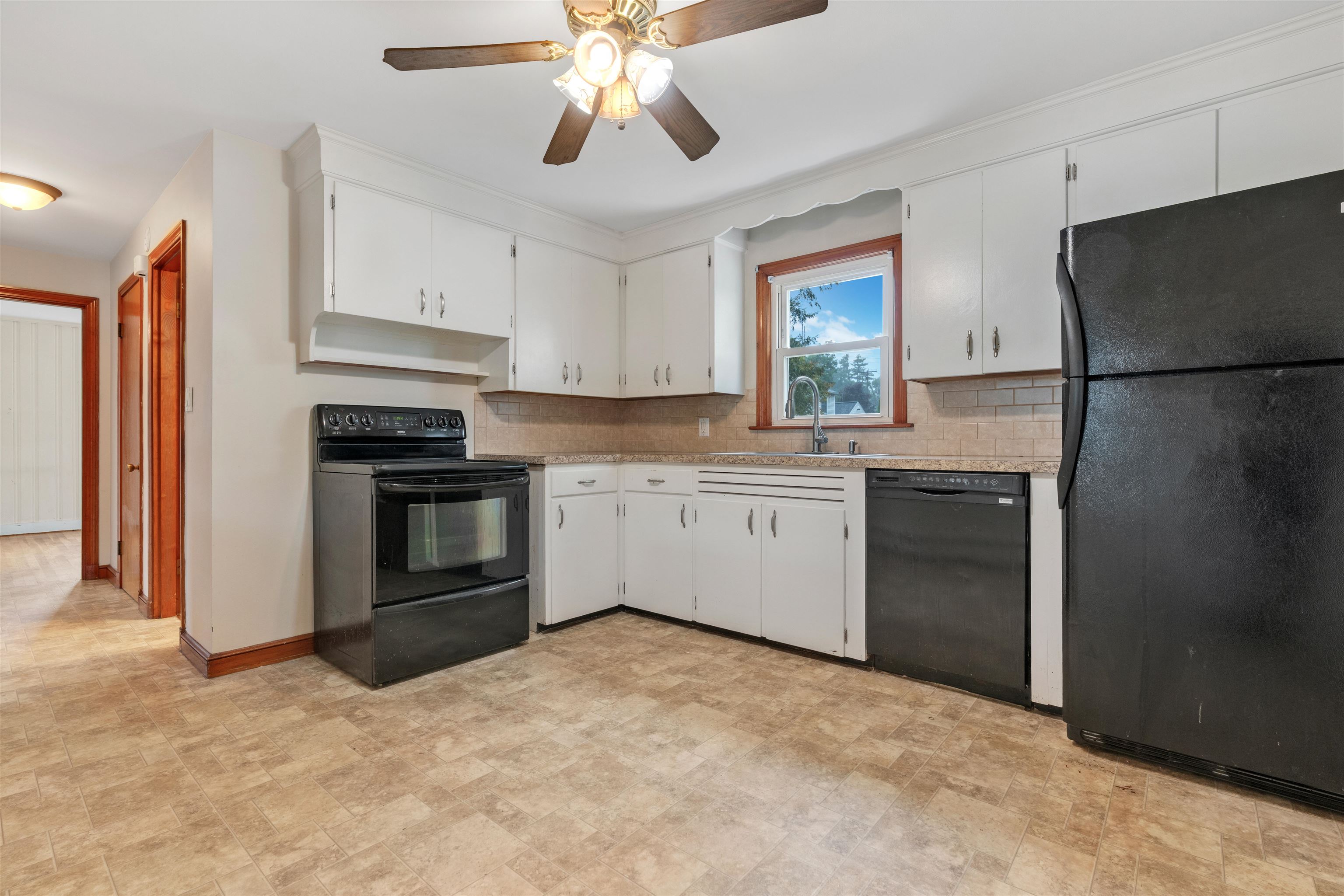 Photo 4 of Sale Pending at 2 James St, Dover, NH 03820 | MLS# 5112399 | Listing updated on 2026-10-05