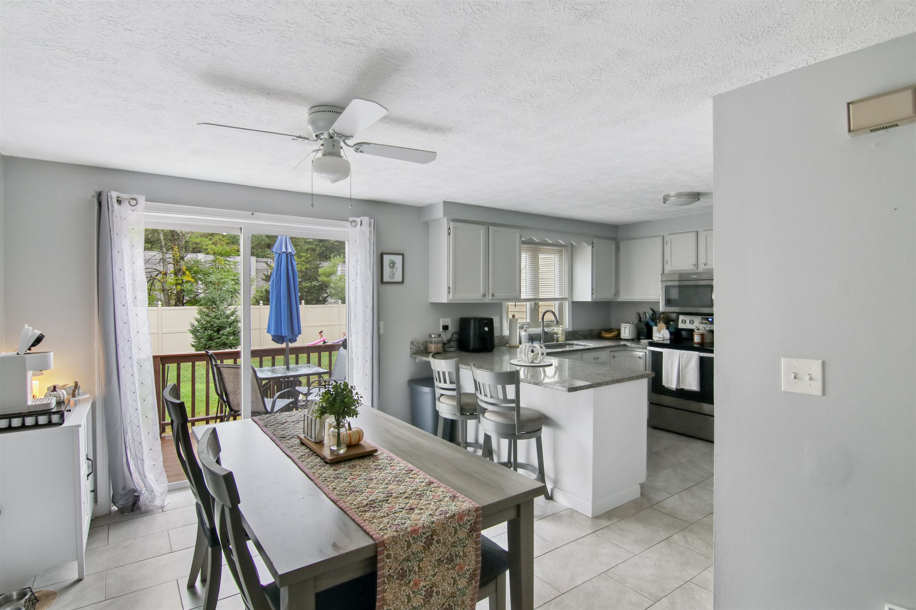 1555 Bodwell Road, Manchester, NH photo 4