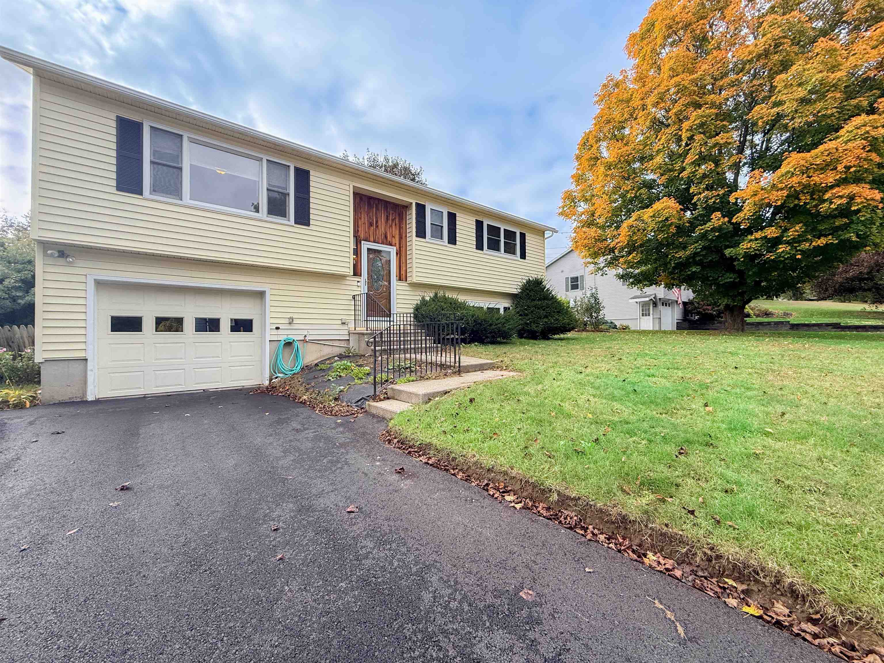 Photo 2 of Single family home for sale at 15 Victor Pl, Rutland, VT 05701 | MLS# 5112408 | Listing updated on 2026-10-01
