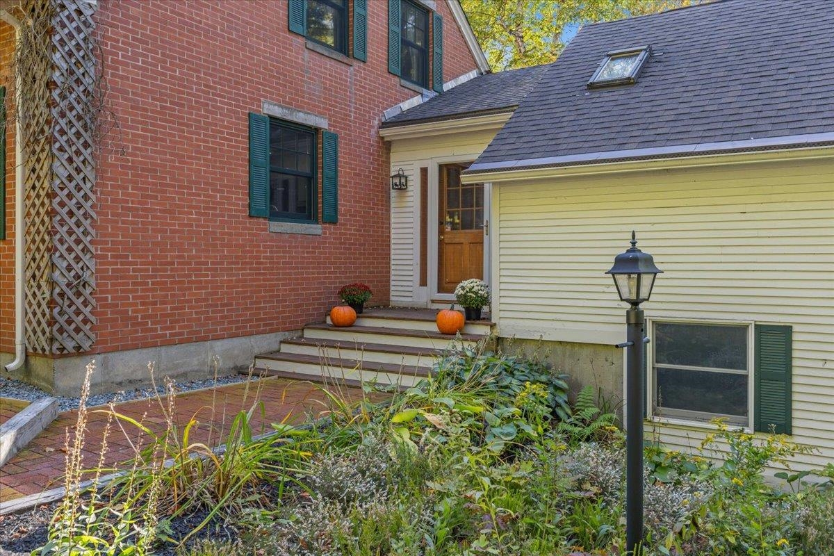 Photo 3 of Single family home for sale at 1646 Sweet Rd, Waterbury, VT 05677 | MLS# 5112445 | Listing updated on 2026-10-01
